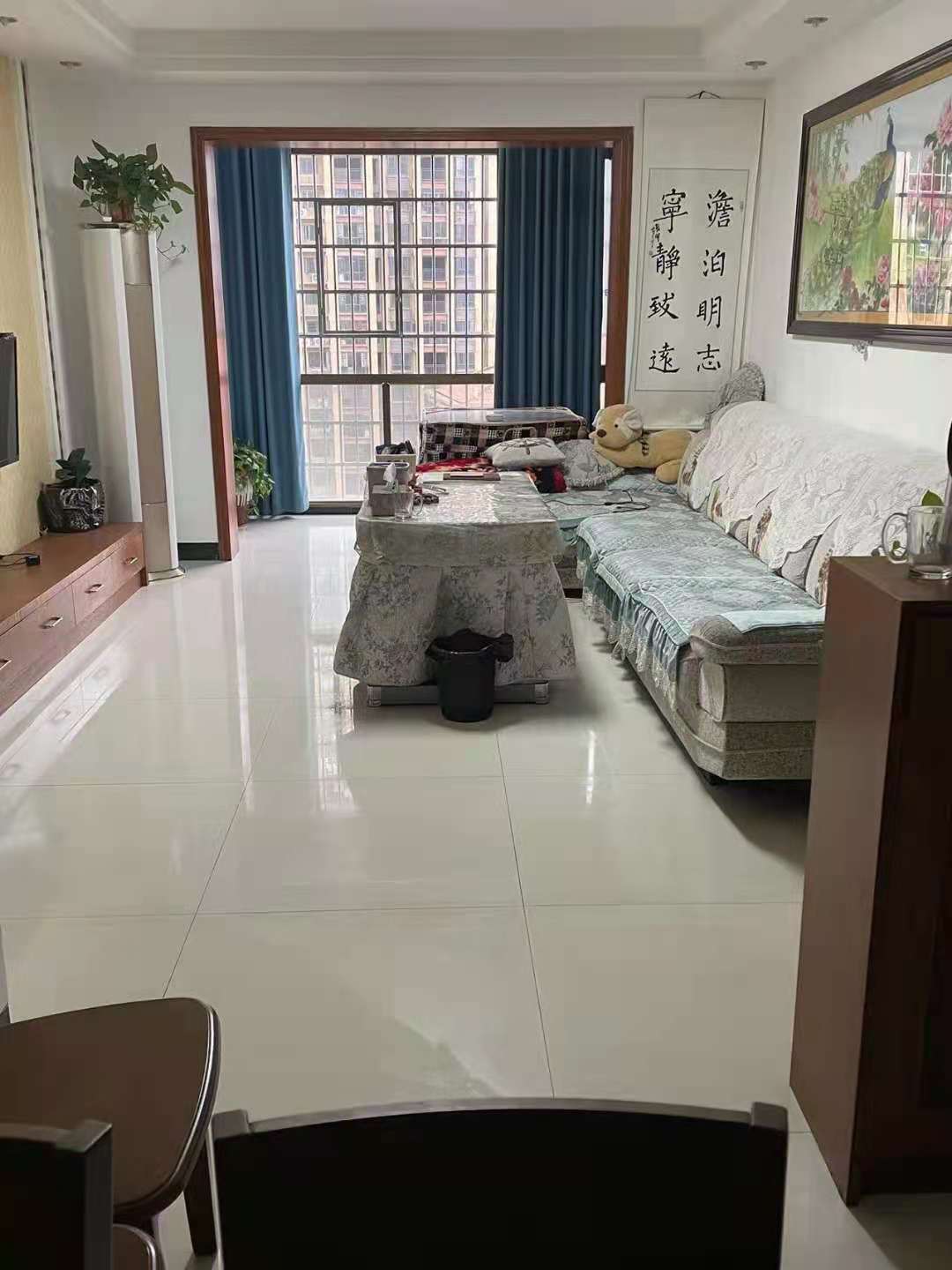 新外滩  2室2厅1卫    63.8万 新外滩  2室2厅1卫    63.8万客厅