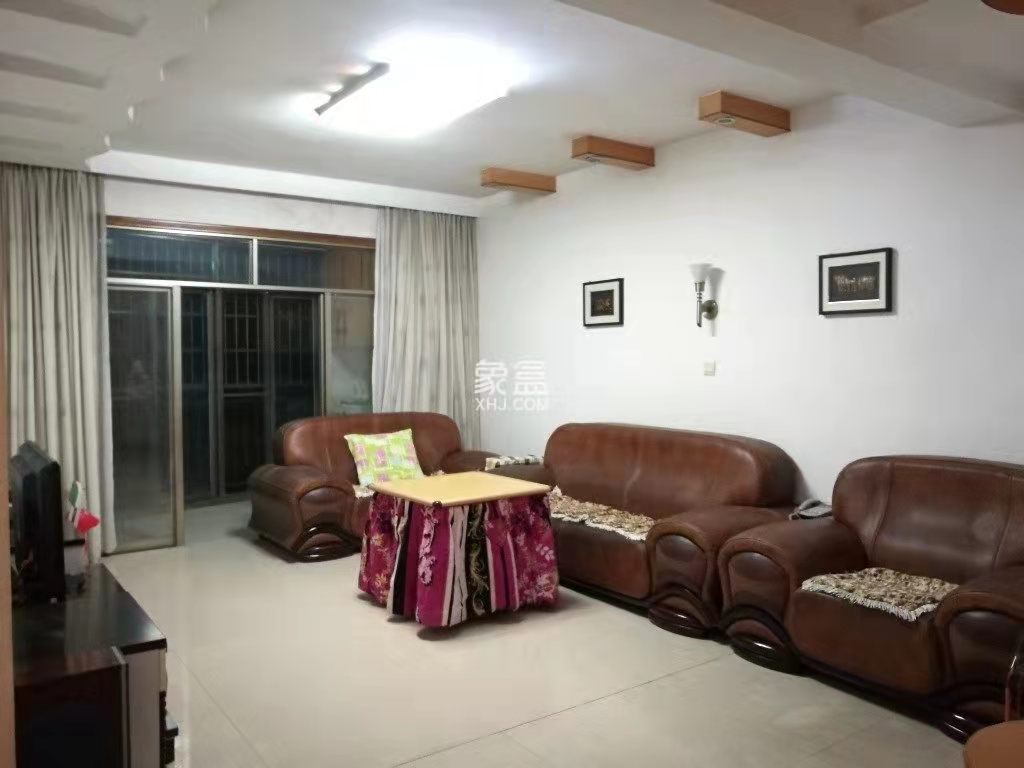 馨香小区 3室2厅2卫 1450.0元/月 馨香小区 3室2厅2卫 1450.0元/月室内图