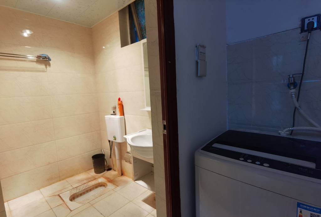 二江花园  2室1厅1卫    1800.0元/月 二江花园  2室1厅1卫    1800.0元/月室内图