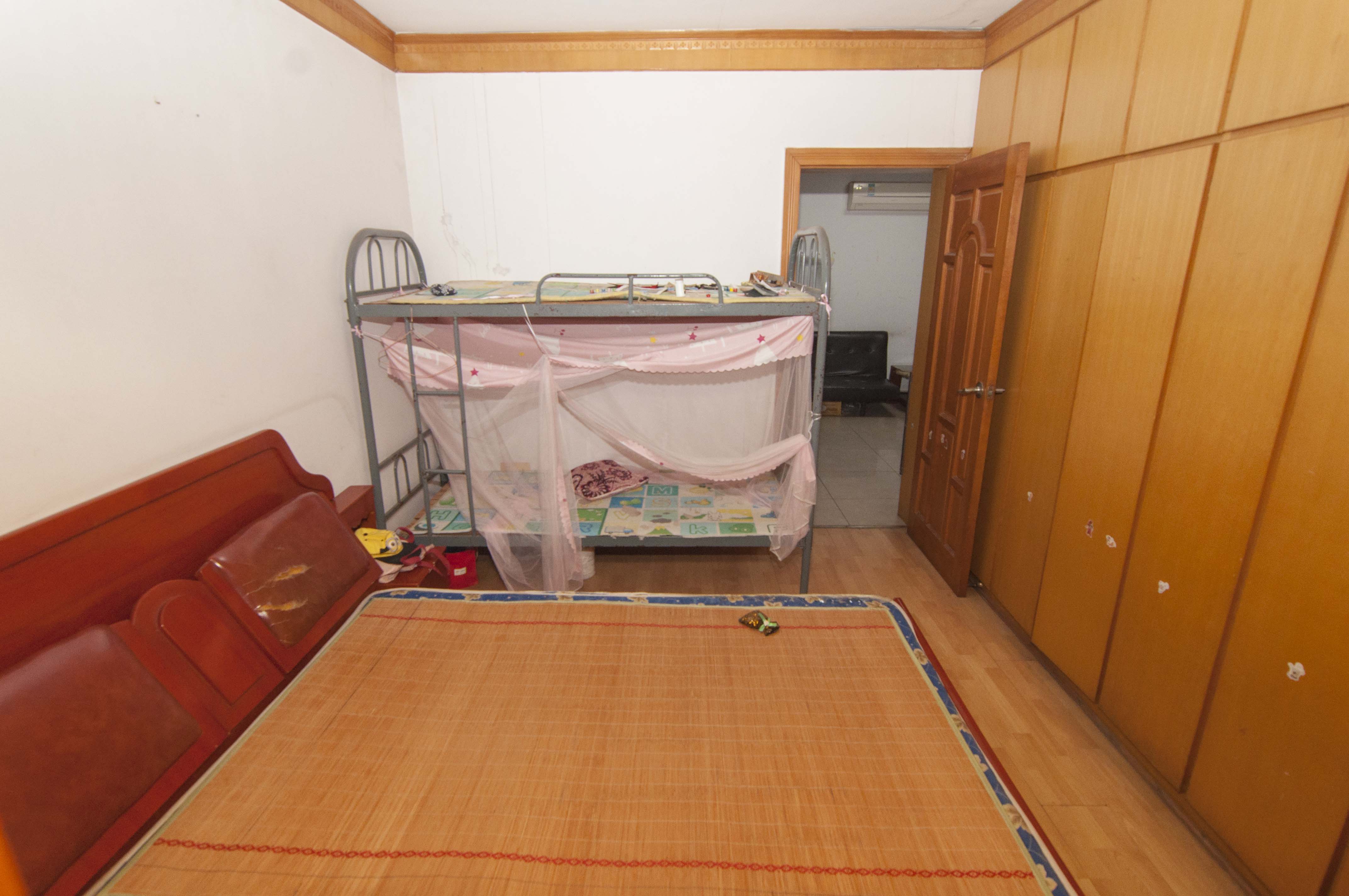 湖开小区（湖南开关厂宿舍）/南大桥社区  2室2厅1卫   45.00万卧室