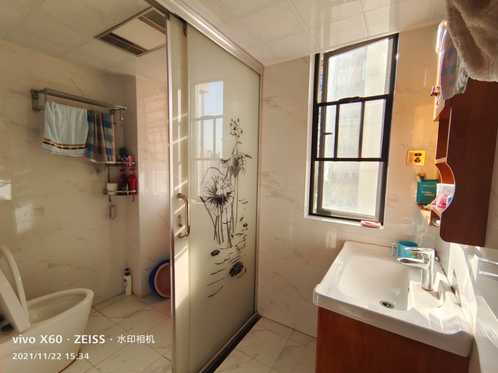 三一歌雅郡 3室2厅2卫 73.0万 三一歌雅郡 3室2厅2卫 73.0万客厅