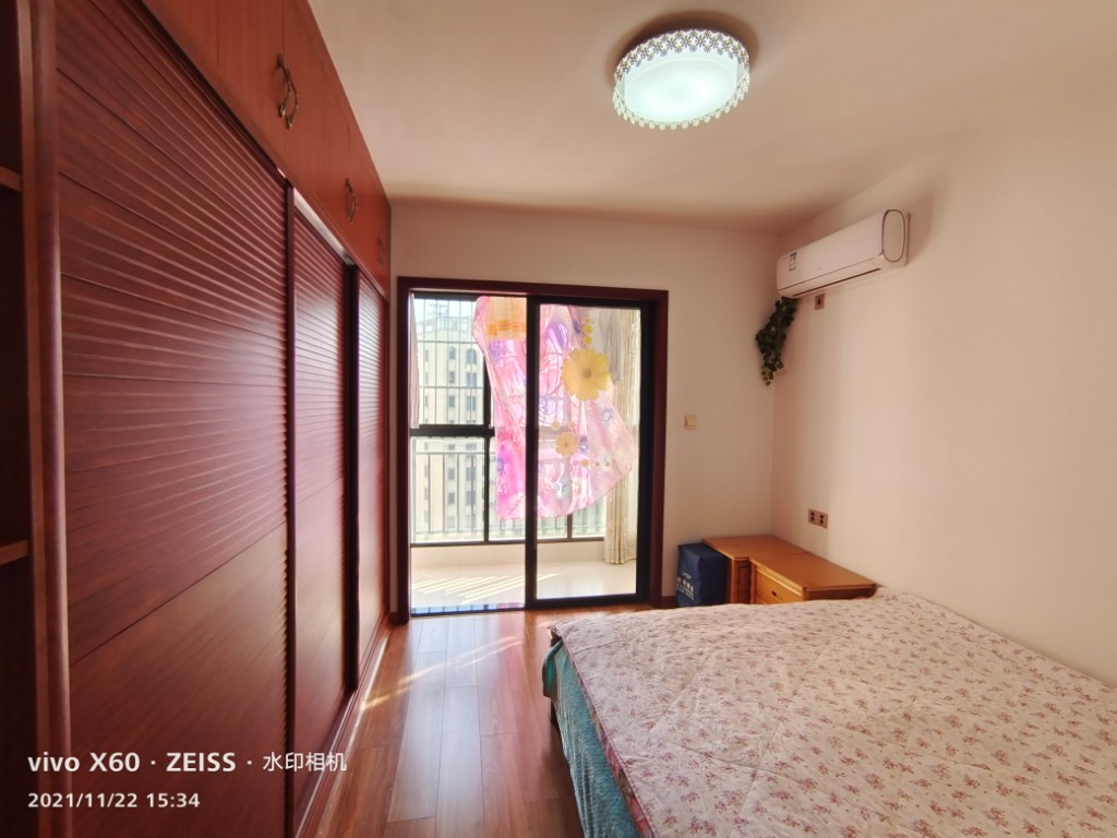 三一歌雅郡 3室2厅2卫 73.0万 三一歌雅郡 3室2厅2卫 73.0万客厅