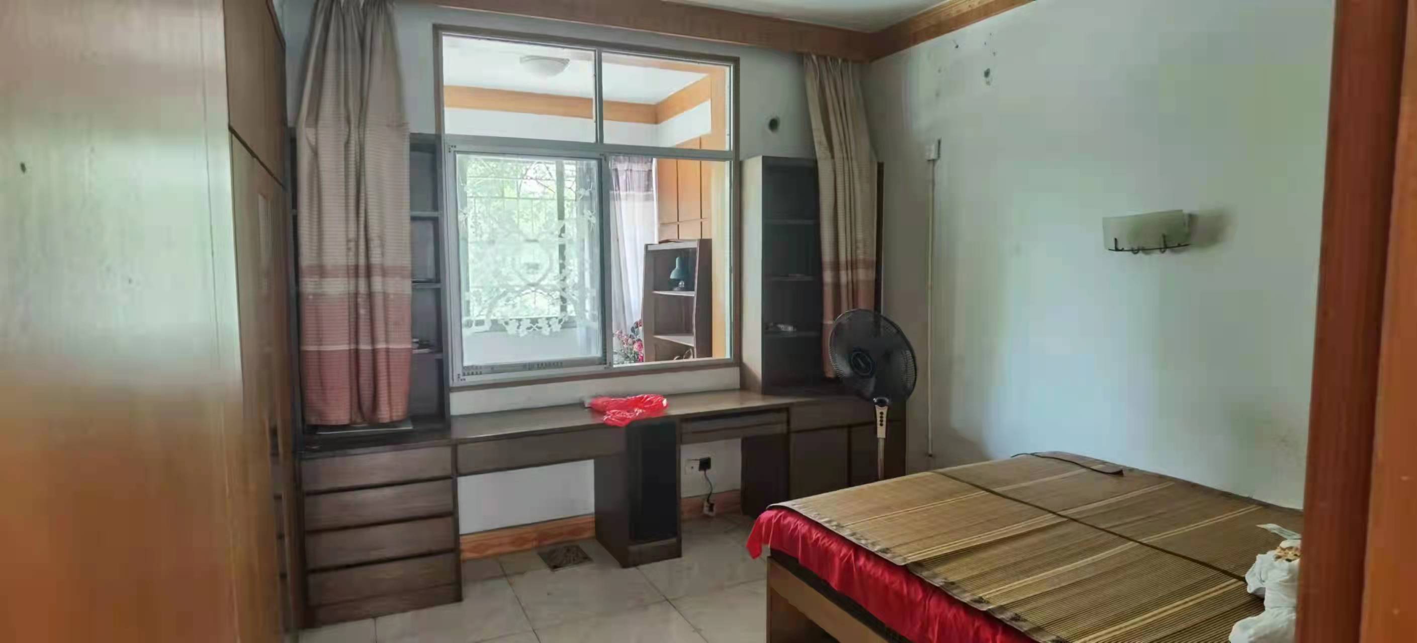 桥北综合楼 3室2厅2卫 800.0元/月 桥北综合楼 3室2厅2卫 800.0元/月