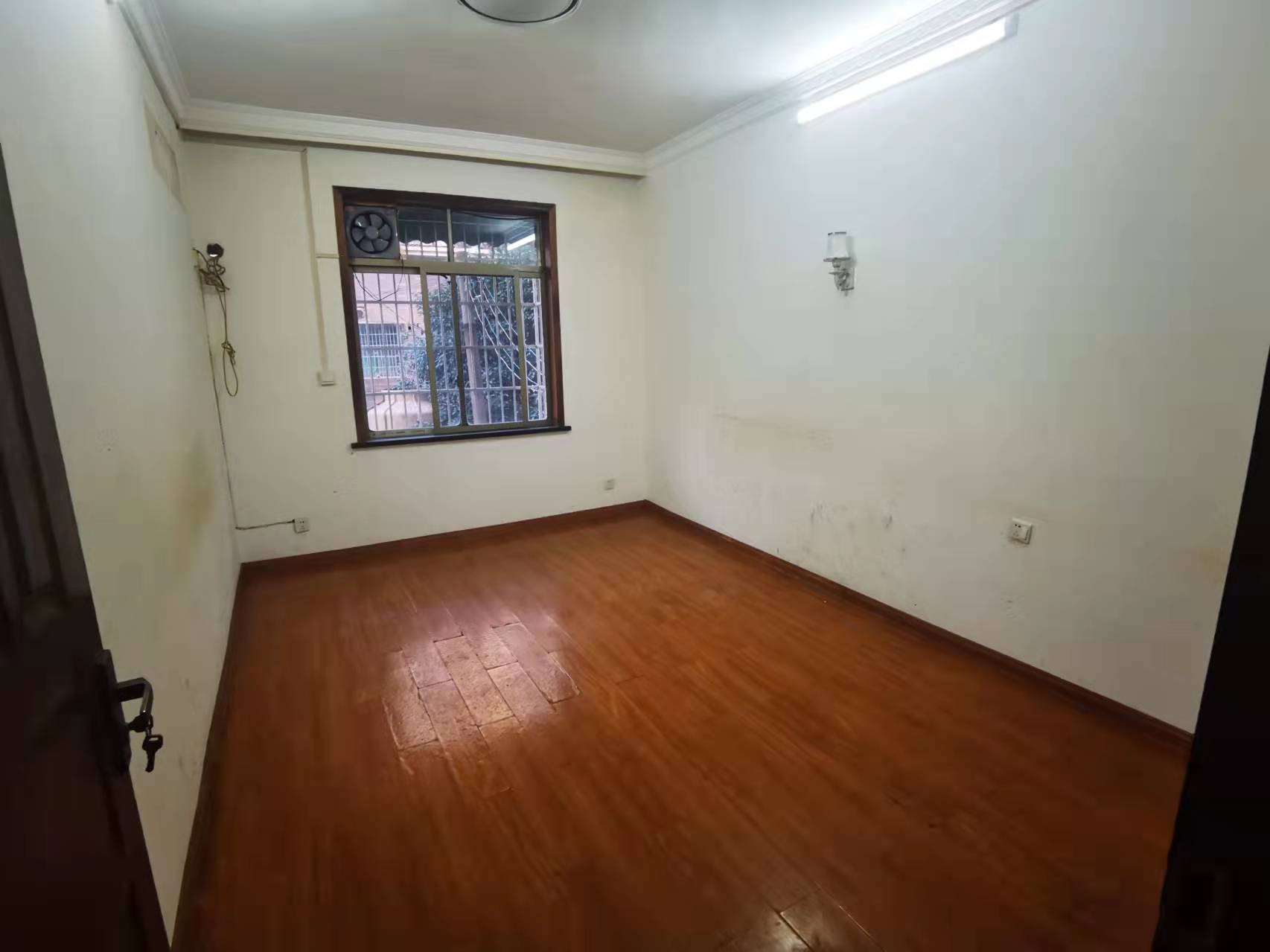 大桃路鑫桃苑安置小区 3室2厅2卫 4200.0元/月 大桃路鑫桃苑安置小区 3室2厅2卫 4200.0元/月室内图