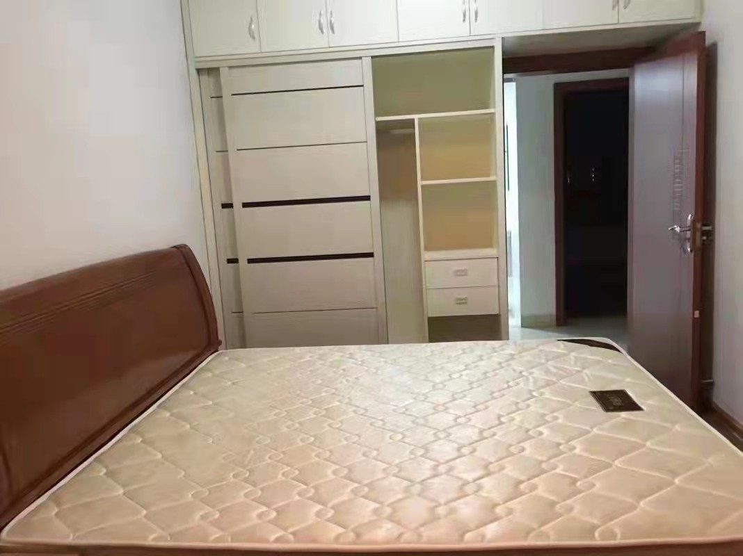 桐梓坪安置小区 3室2厅1卫 1500.0元/月 桐梓坪安置小区 3室2厅1卫 1500.0元/月室内图