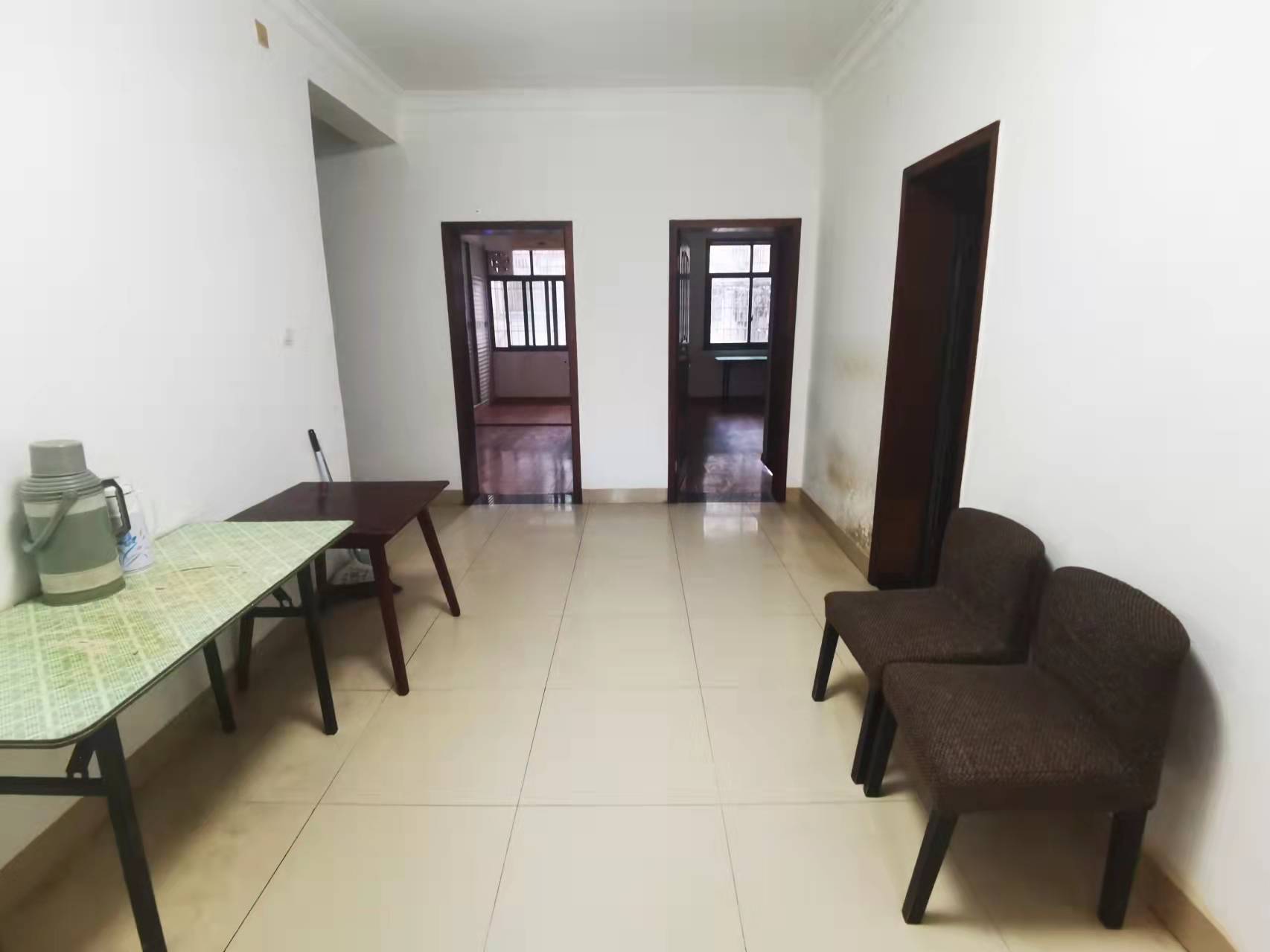 大桃路鑫桃苑安置小区 3室2厅2卫 4200.0元/月 大桃路鑫桃苑安置小区 3室2厅2卫 4200.0元/月室内图