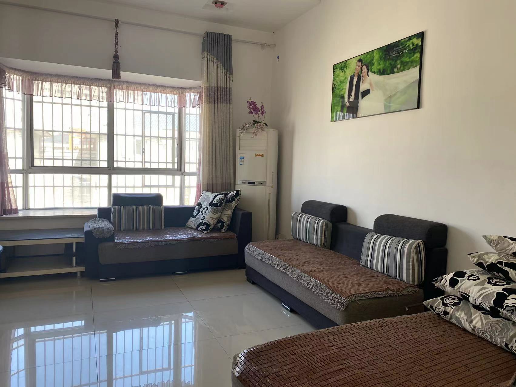 国富芙蓉新城 3室2厅1卫 1600.0元/月 国富芙蓉新城 3室2厅1卫 1600.0元/月室内图