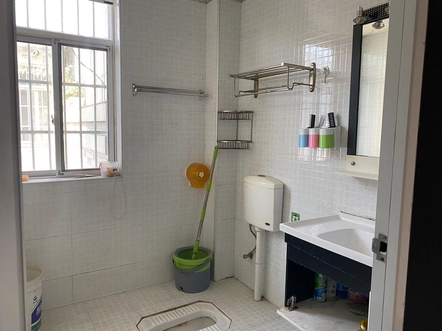 国富芙蓉新城 3室2厅1卫 1600.0元/月 国富芙蓉新城 3室2厅1卫 1600.0元/月室内图