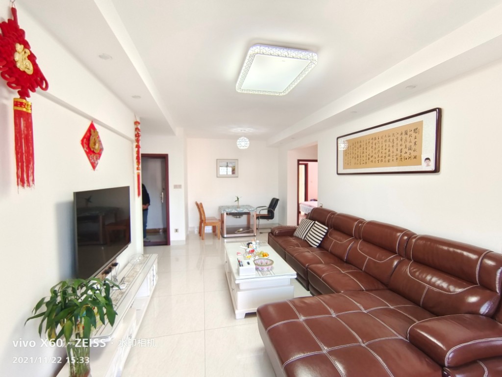 三一歌雅郡 3室2厅2卫 73.0万 三一歌雅郡 3室2厅2卫 73.0万客厅