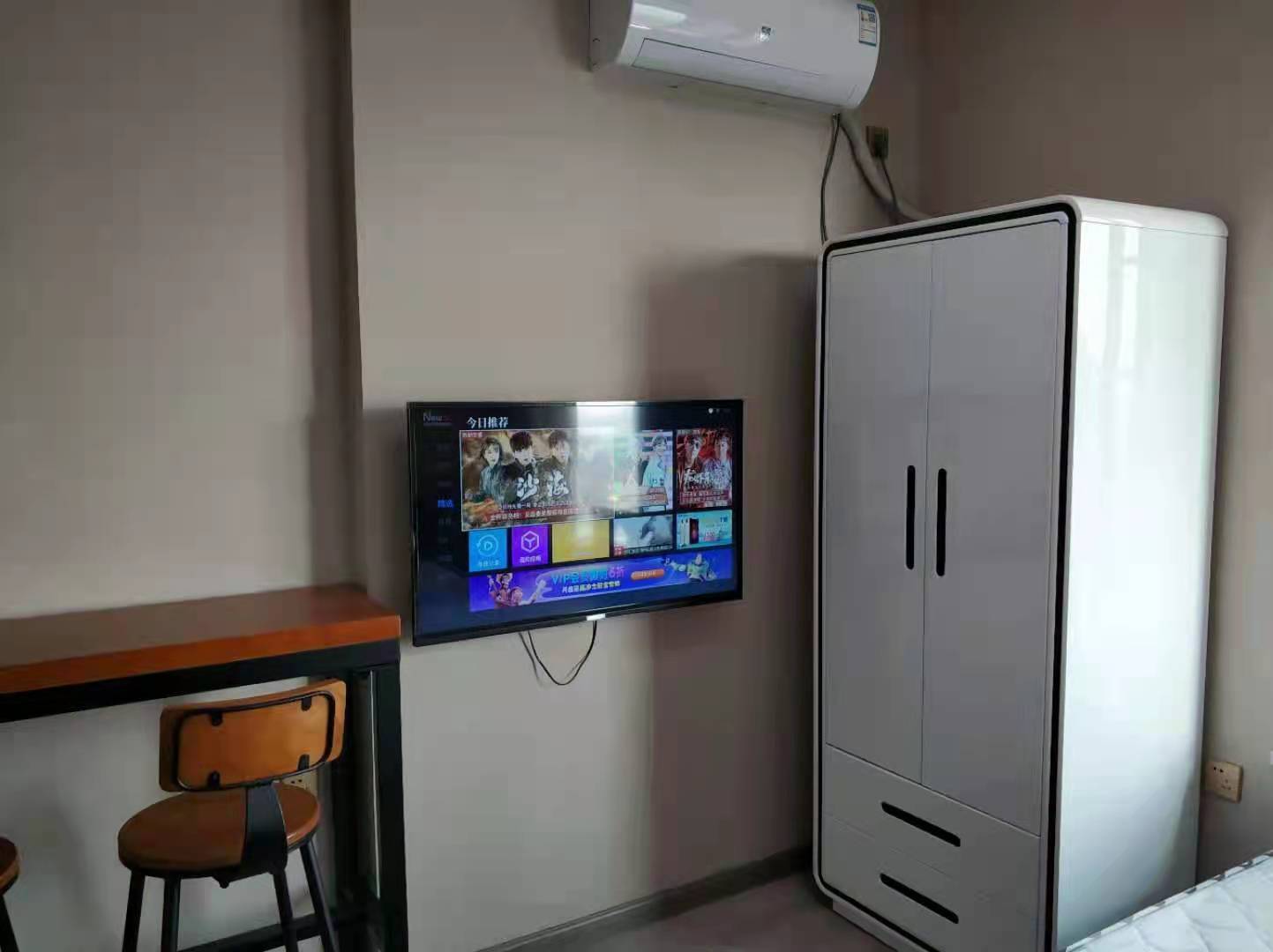 南湖誉峰 1室1厅1卫 1500.0元/月 南湖誉峰 1室1厅1卫 1500.0元/月