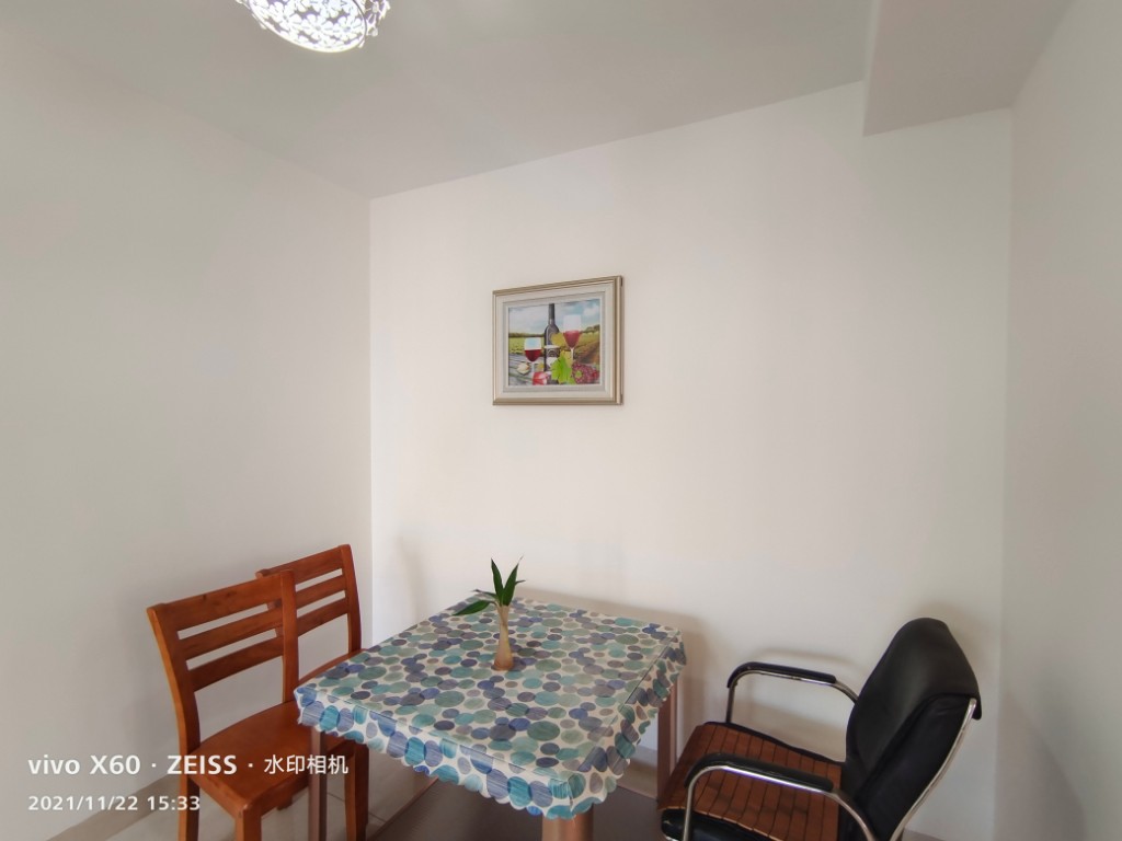 三一歌雅郡 3室2厅2卫 73.0万 三一歌雅郡 3室2厅2卫 73.0万客厅