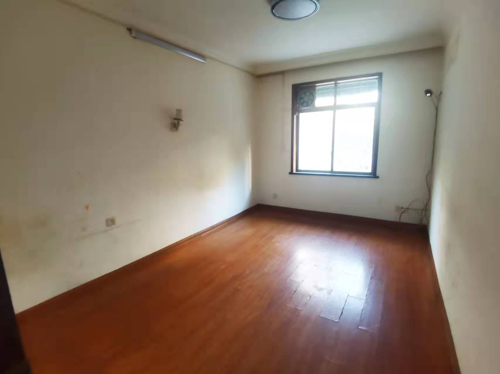 大桃路鑫桃苑安置小区 3室2厅2卫 4200.0元/月 大桃路鑫桃苑安置小区 3室2厅2卫 4200.0元/月室内图