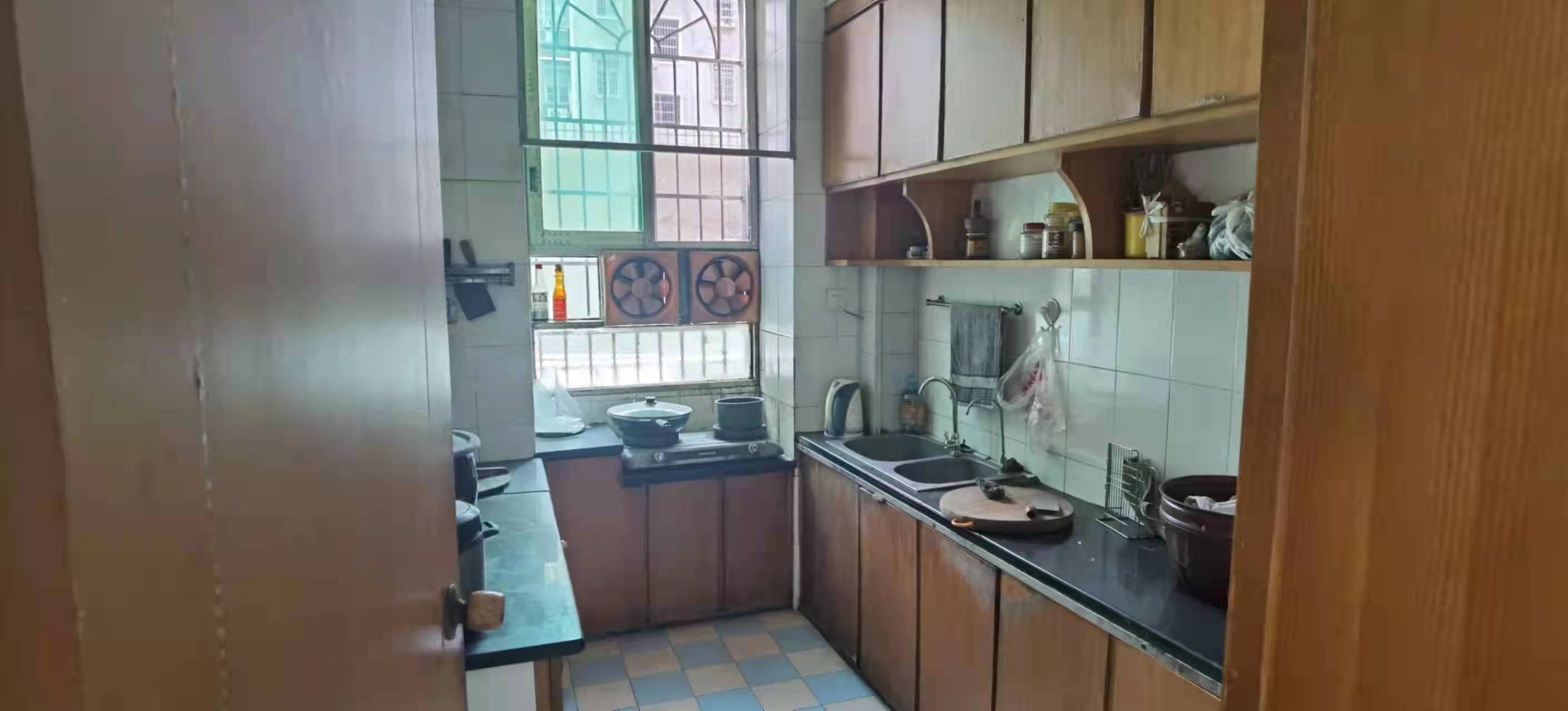 桥北综合楼 3室2厅2卫 800.0元/月 桥北综合楼 3室2厅2卫 800.0元/月室内图