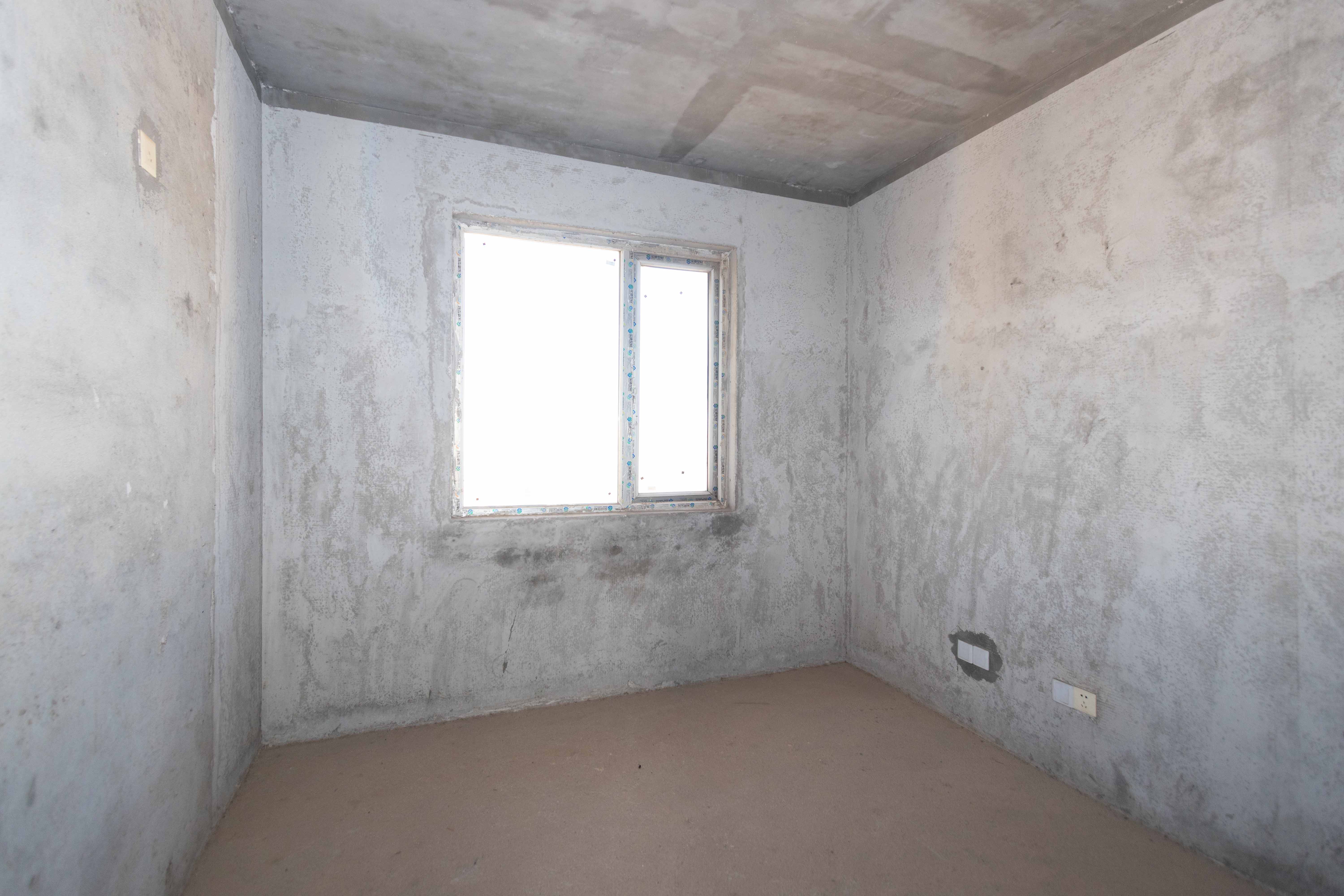 佛奥康桥水岸  6室2厅2卫    81.0万卧室