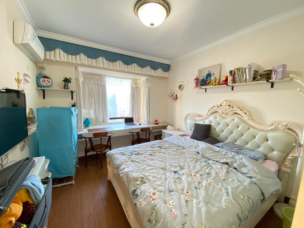 龙腾国际 3室2厅1卫 76.8万 龙腾国际 3室2厅1卫 76.8万客厅