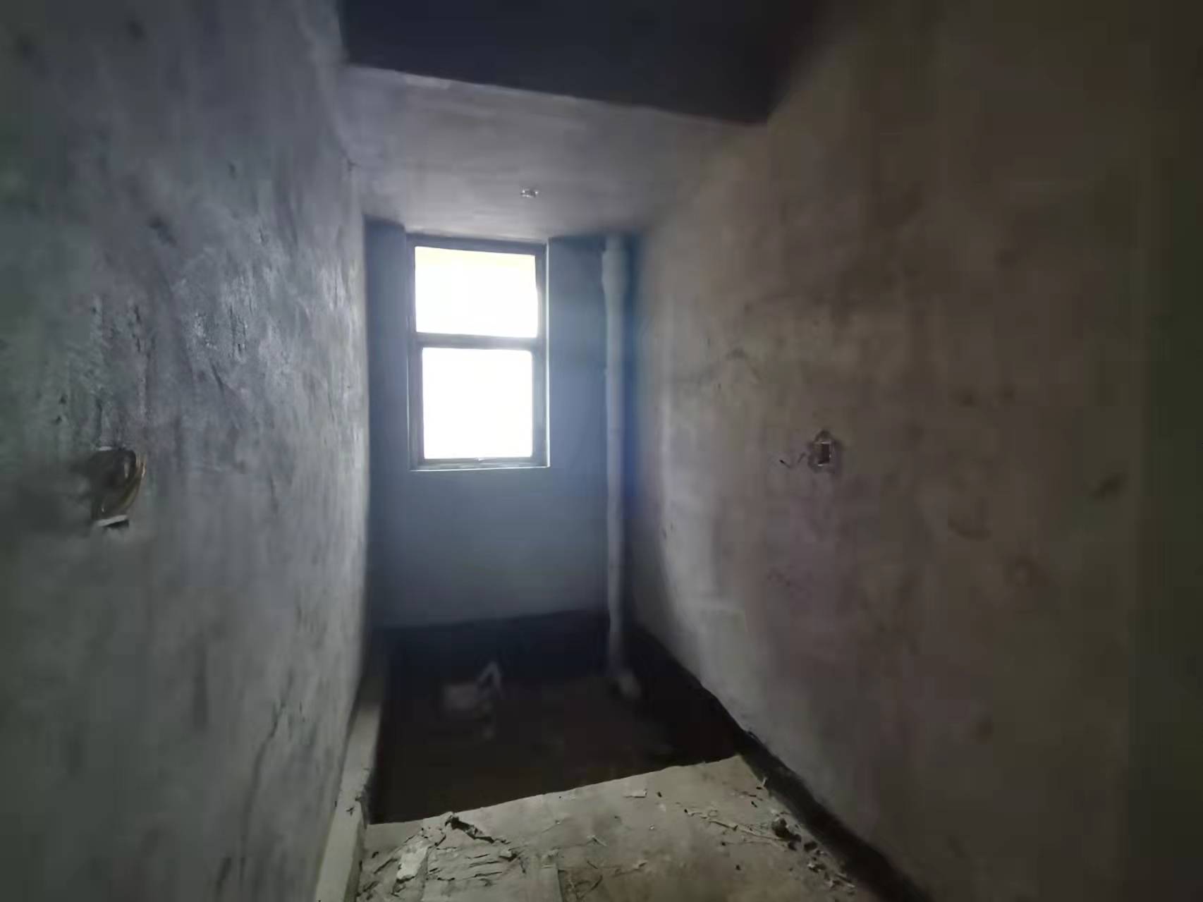 诚信广场  3室2厅2卫    77.8万 诚信广场  3室2厅2卫    77.8万卫生间