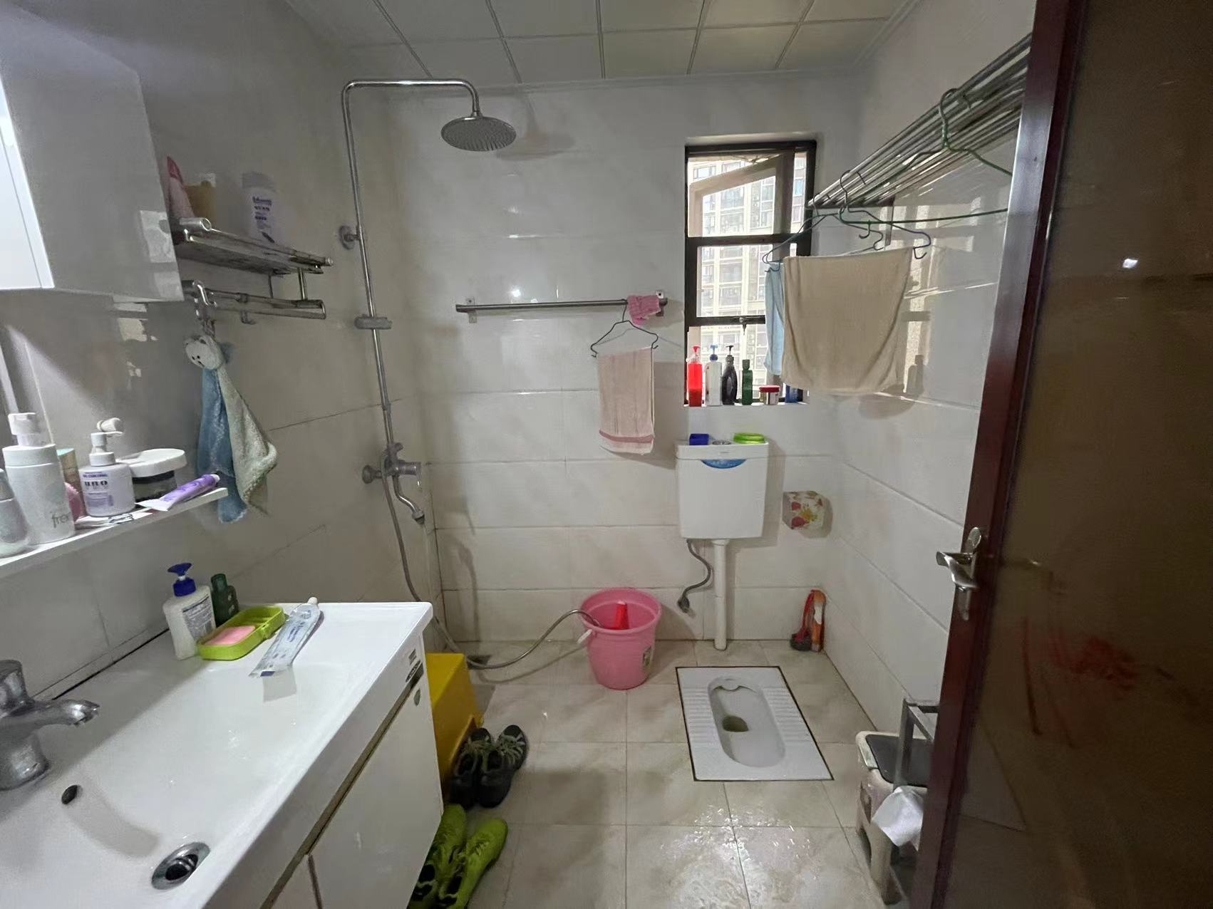 南湖世纪 2室1厅1卫 2300.0元/月 南湖世纪 2室1厅1卫 2300.0元/月室内图