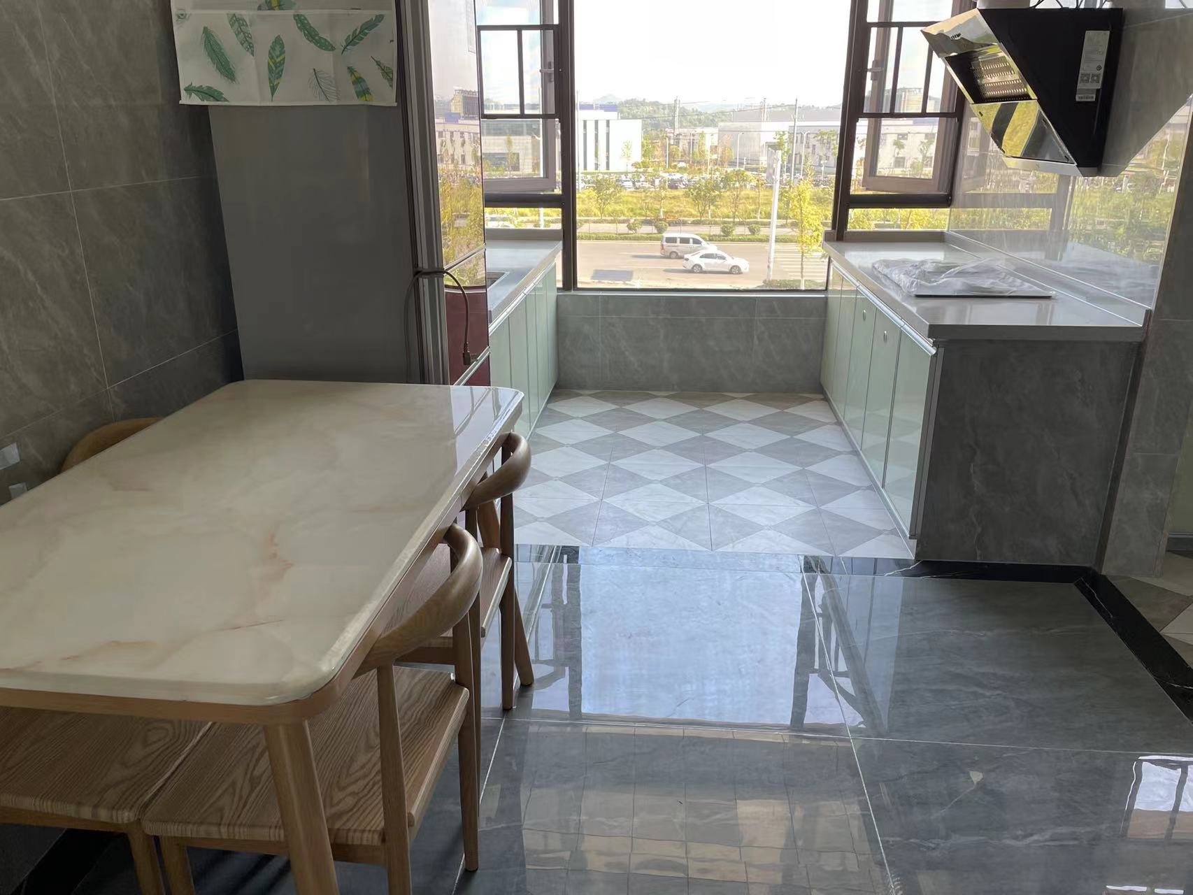 航空未名小区(北大资源) 3室3厅1卫 4200.0元/月 航空未名小区(北大资源) 3室3厅1卫 4200.0元/月室内图