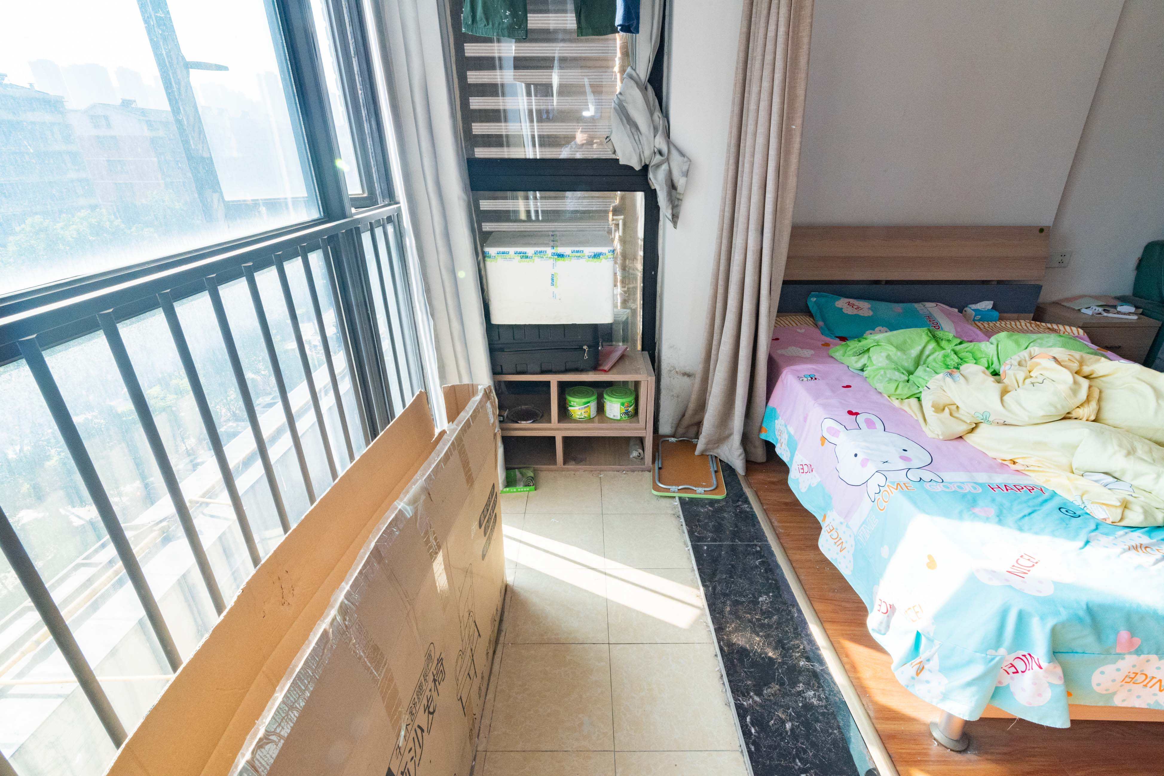 金土地第一湾  1室1厅1卫   42.00万阳台
