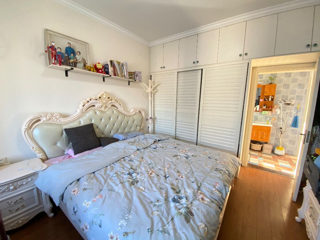 龙腾国际 3室2厅1卫 76.8万 龙腾国际 3室2厅1卫 76.8万客厅