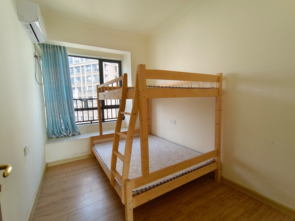 华耀碧桂园十里江湾嘉誉 4室2厅2卫 2800.0元/月 华耀碧桂园十里江湾嘉誉 4室2厅2卫 2800.0元/月室内图