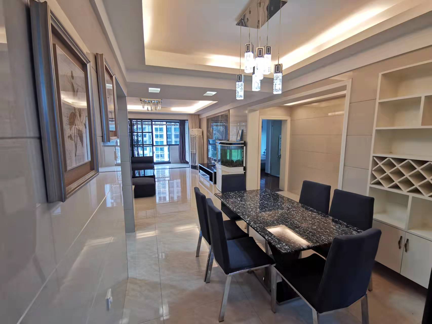 山水国际 3室2厅2卫 125.0万 山水国际 3室2厅2卫 125.0万客厅