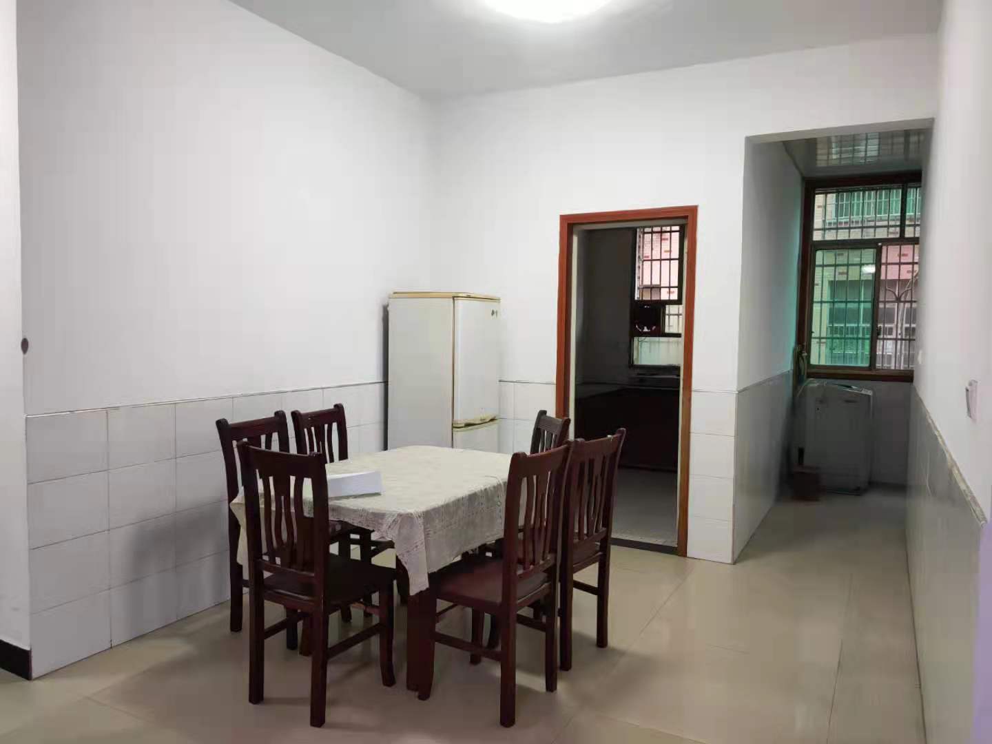 明月小区  3室2厅1卫   1300.00元/月室内图