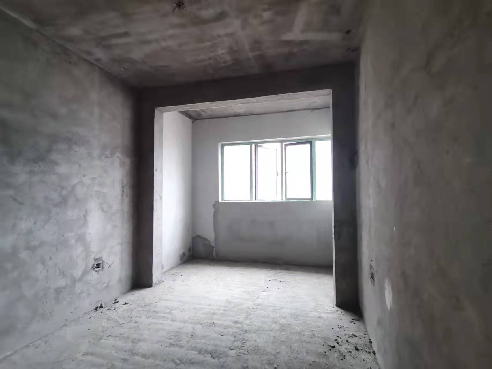 诚信广场  3室2厅2卫    77.8万 诚信广场  3室2厅2卫    77.8万卧室