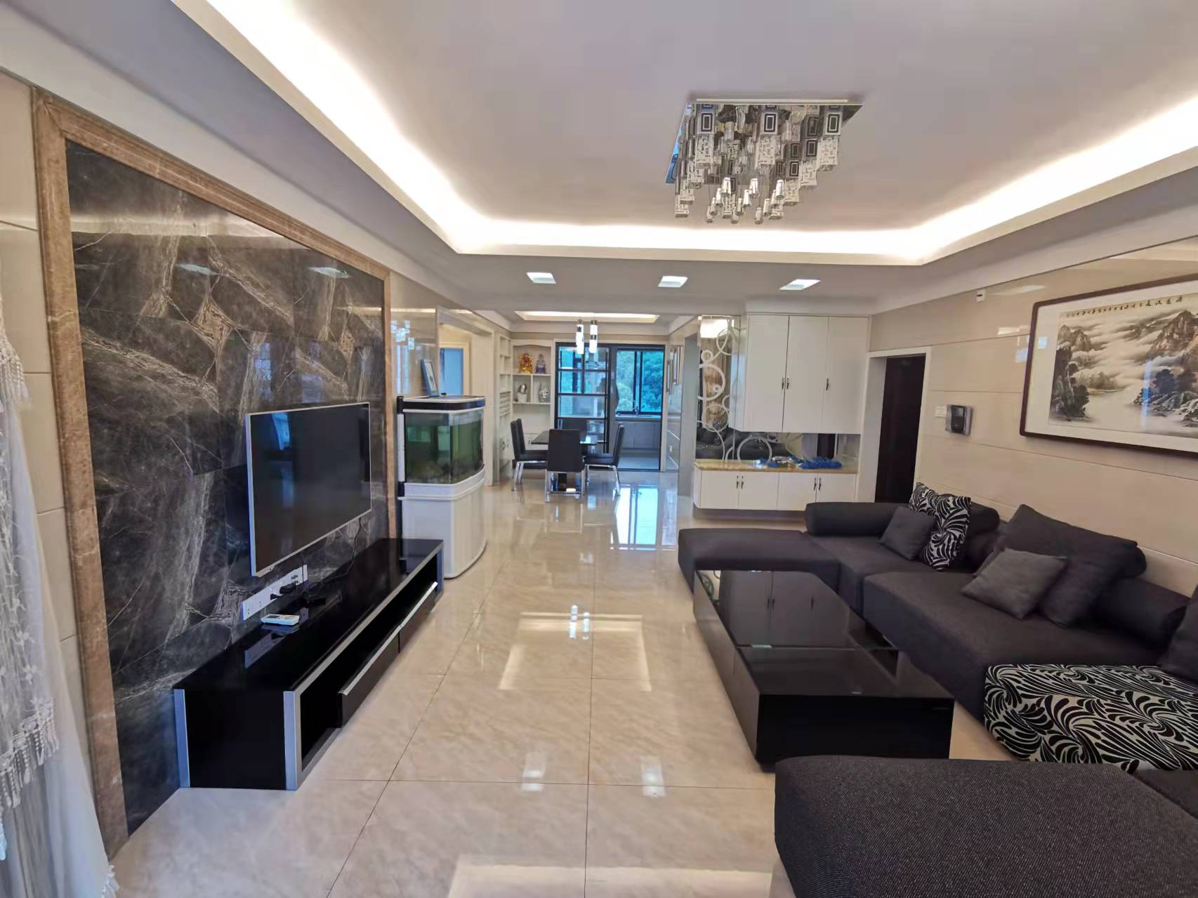 山水国际 3室2厅2卫 125.0万 山水国际 3室2厅2卫 125.0万客厅