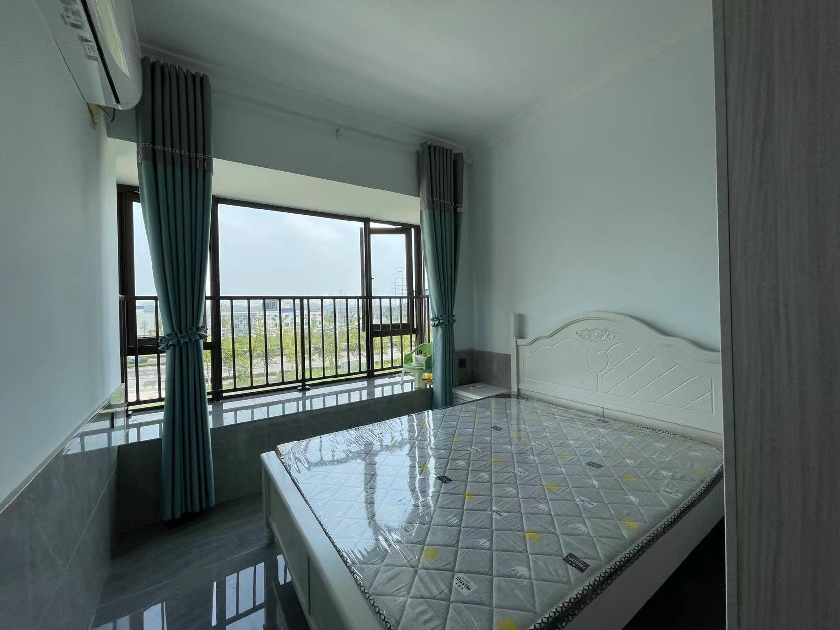 航空未名小区(北大资源) 3室3厅1卫 4200.0元/月 航空未名小区(北大资源) 3室3厅1卫 4200.0元/月户型图