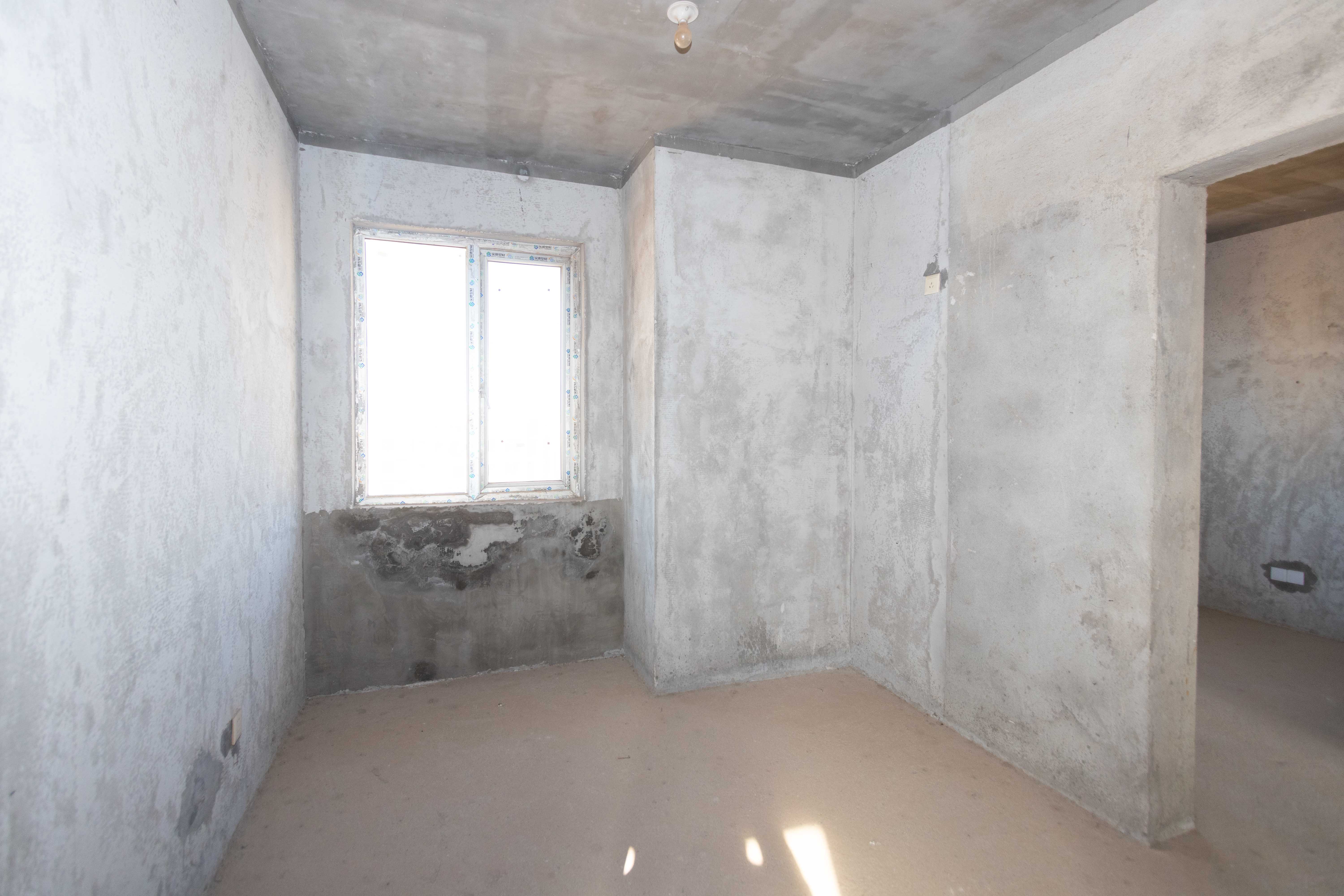 佛奥康桥水岸 6室2厅2卫 81.0万 佛奥康桥水岸 6室2厅2卫 81.0万卧室