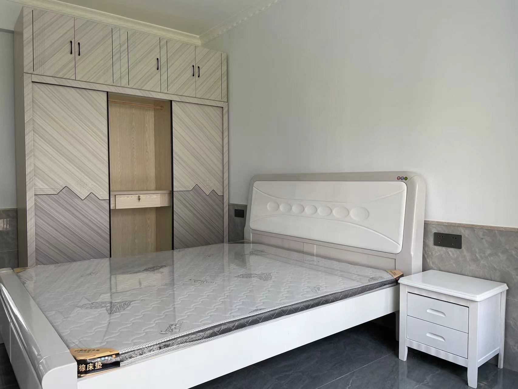 航空未名小区(北大资源) 3室3厅1卫 4200.0元/月 航空未名小区(北大资源) 3室3厅1卫 4200.0元/月室内图