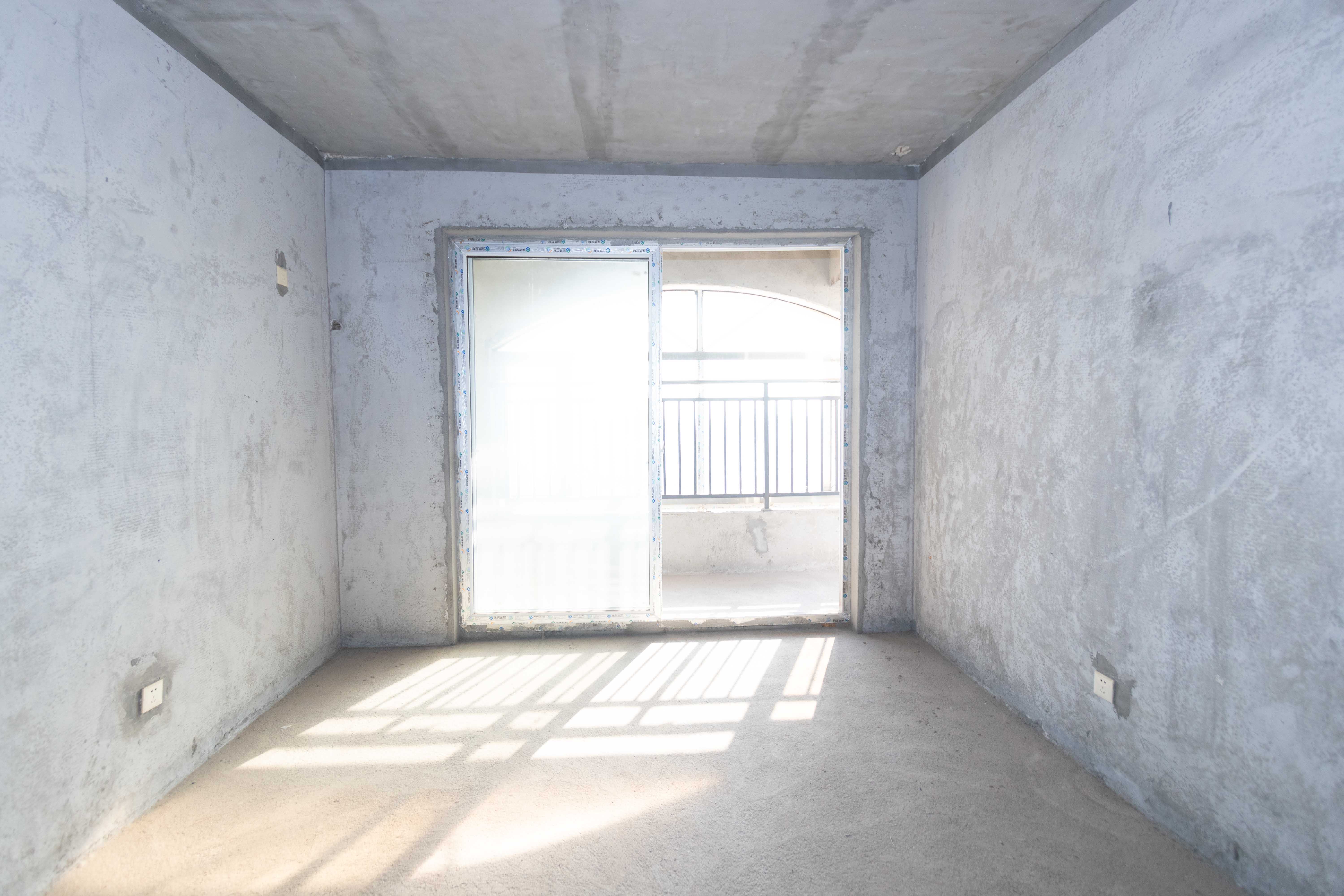 佛奥康桥水岸  6室2厅2卫    81.0万卧室