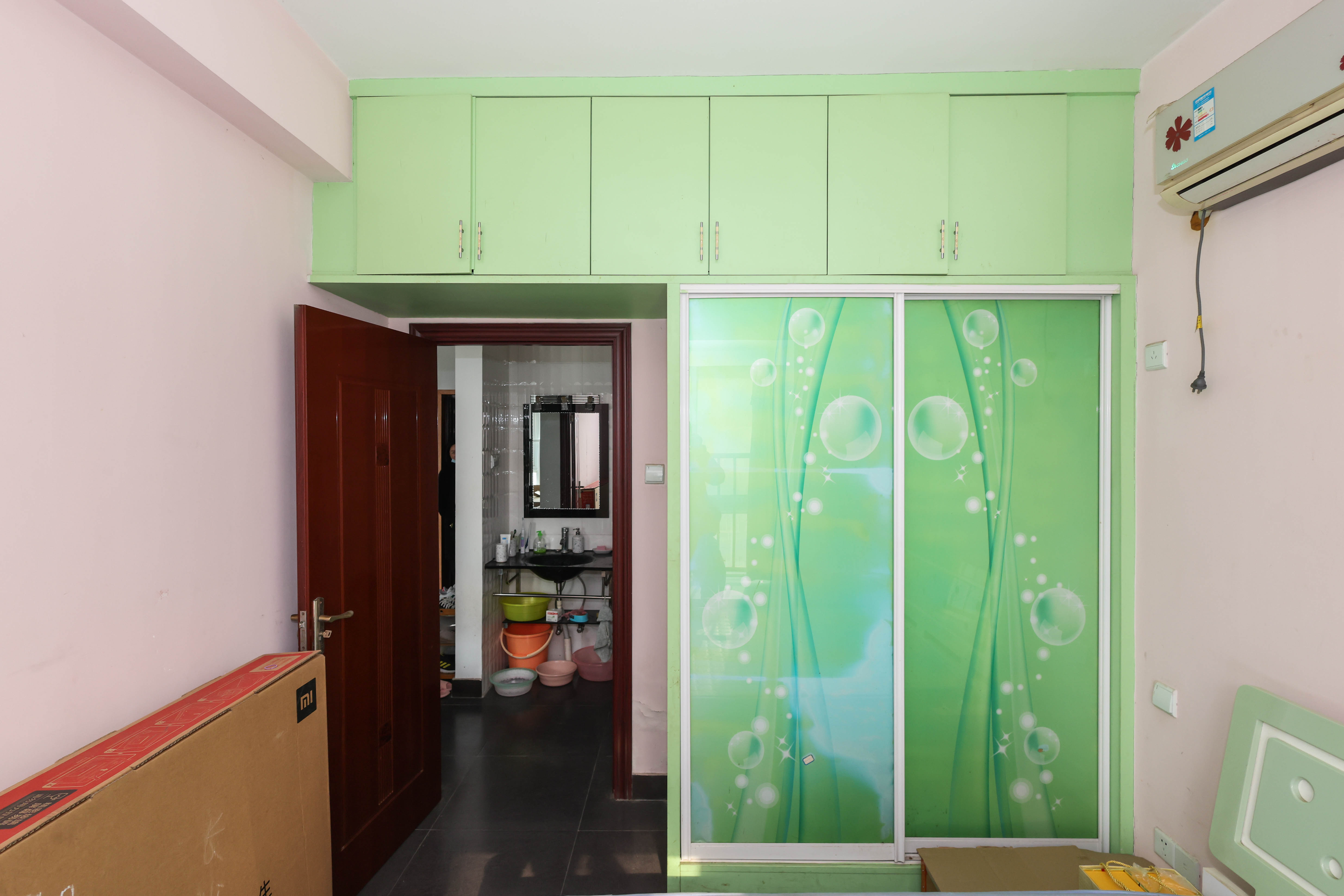 麓山润城  2室2厅1卫    85.0万 麓山润城  2室2厅1卫    85.0万卧室