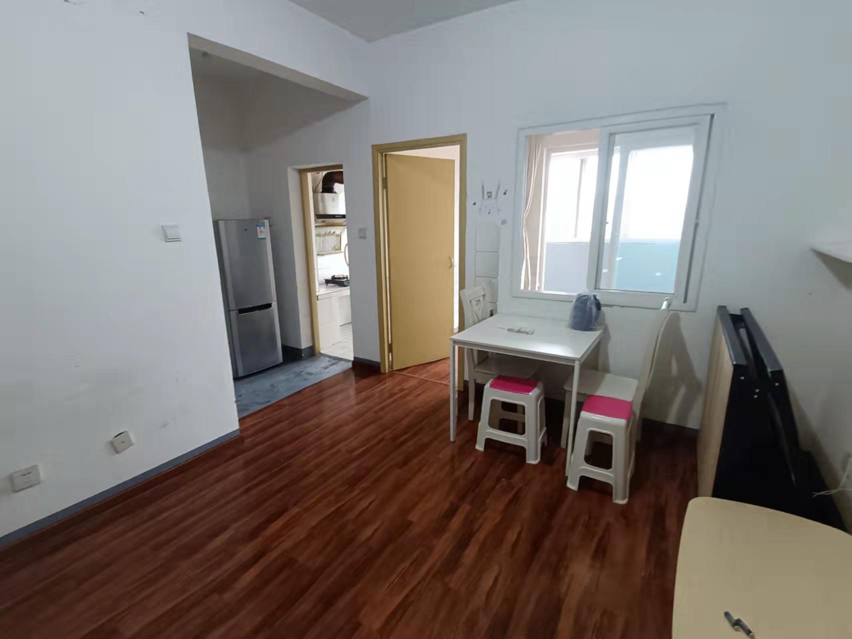 南湖锦苑 1室1厅1卫 1600.0元/月 南湖锦苑 1室1厅1卫 1600.0元/月室内图