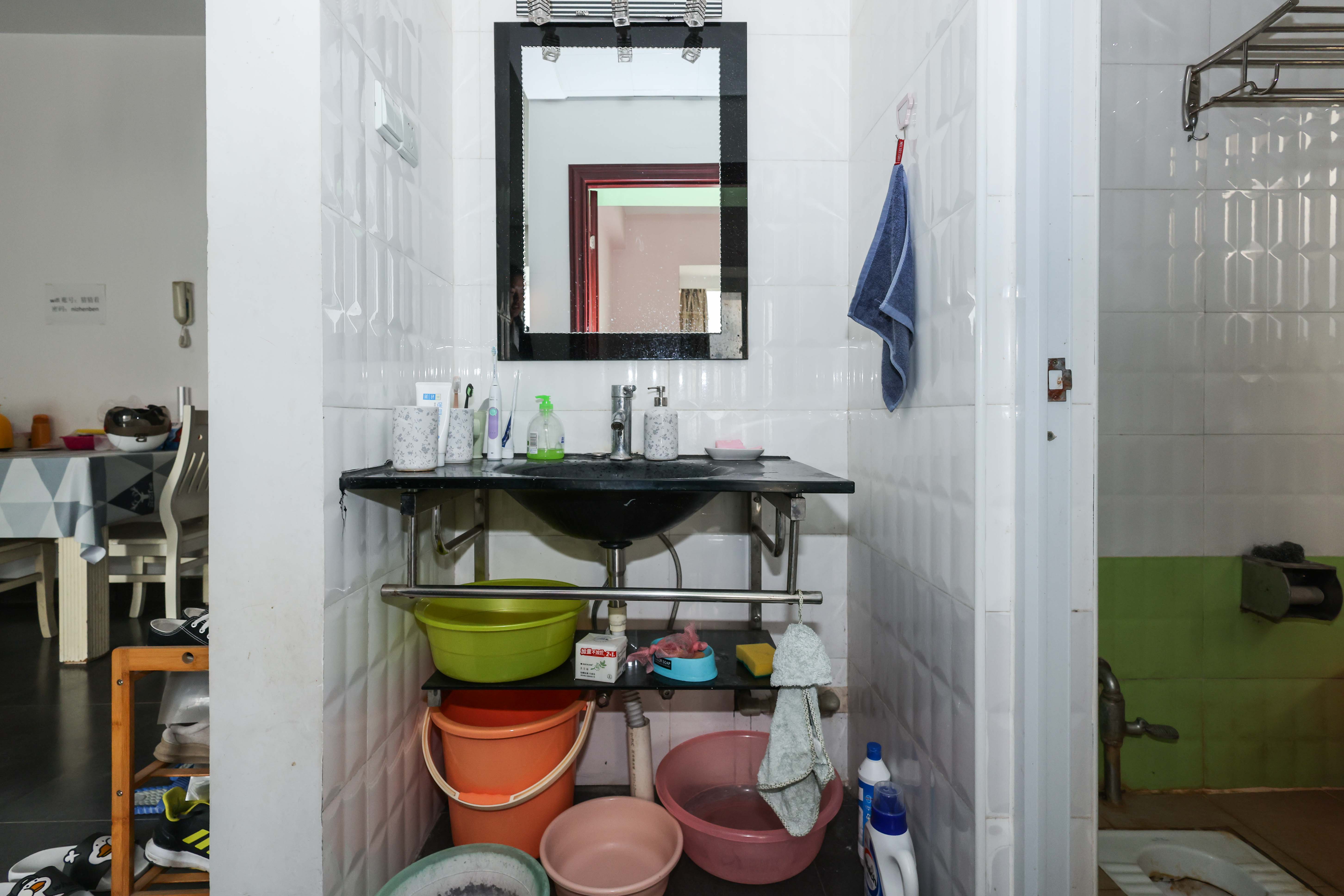 麓山润城  2室2厅1卫    85.0万 麓山润城  2室2厅1卫    85.0万卫生间