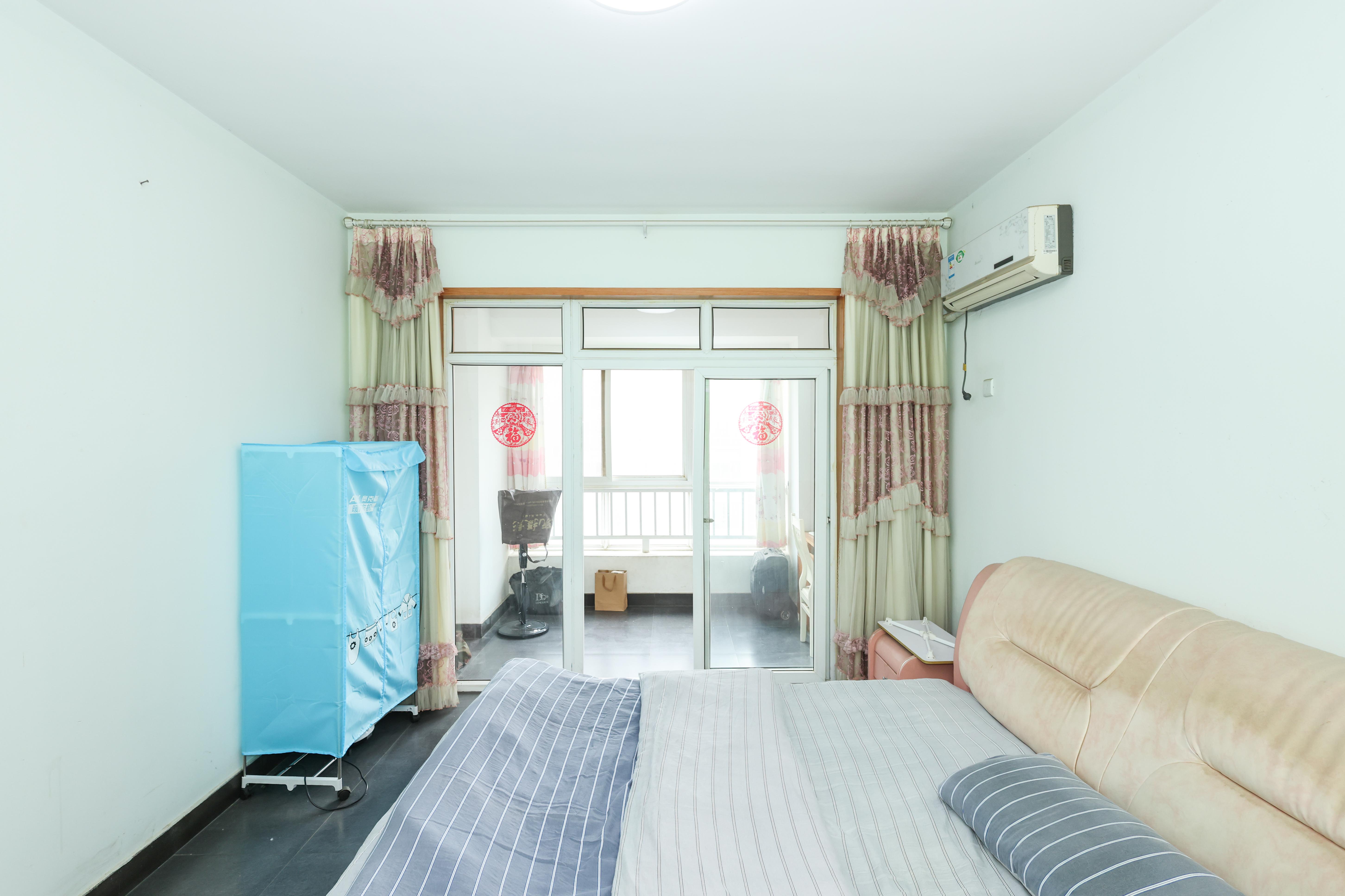 麓山润城  2室2厅1卫    85.0万 麓山润城  2室2厅1卫    85.0万卧室