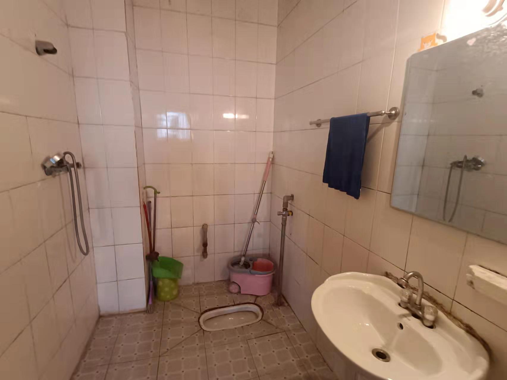 南湖锦苑 1室1厅1卫 1600.0元/月 南湖锦苑 1室1厅1卫 1600.0元/月室内图