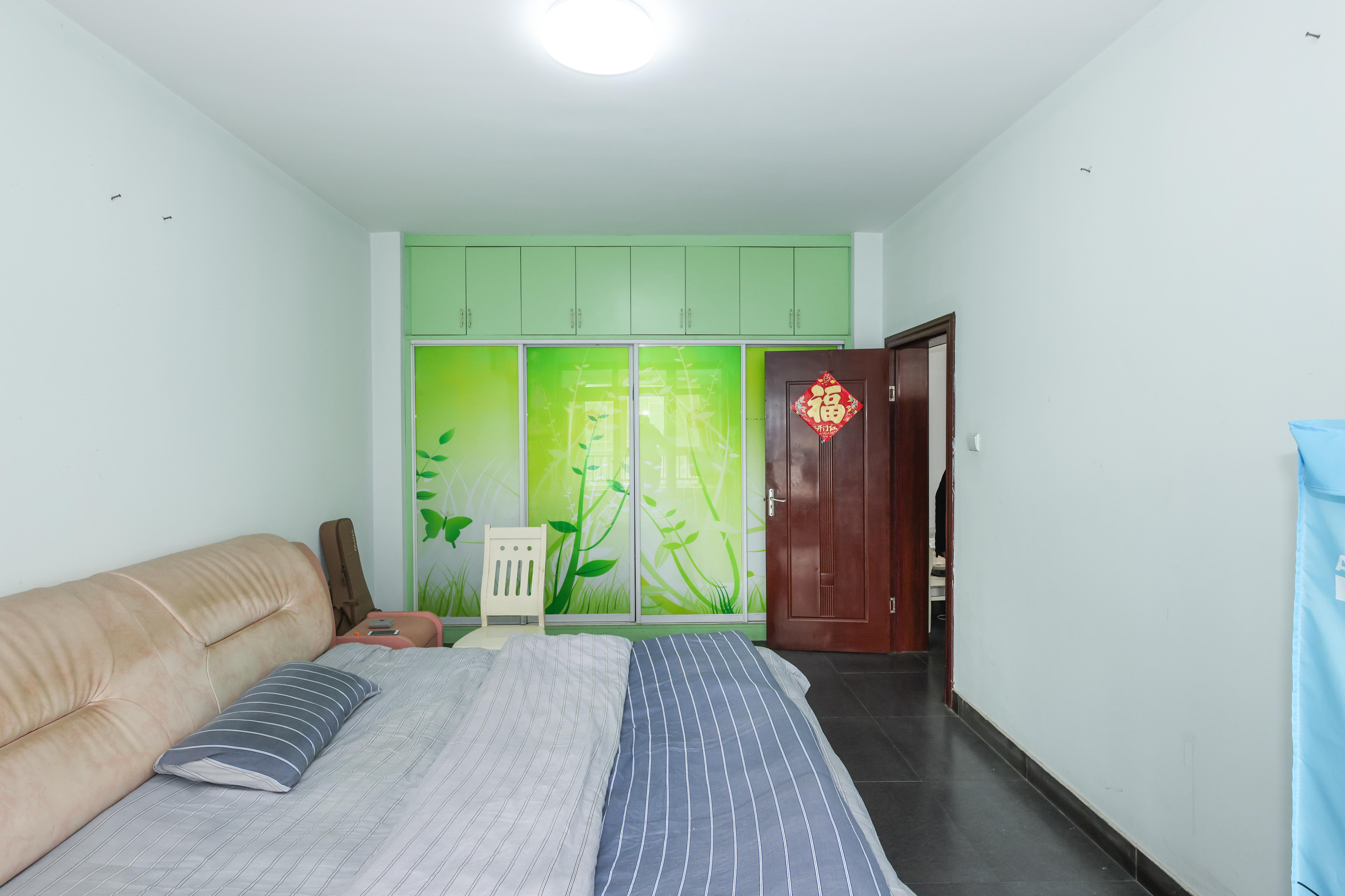 麓山润城  2室2厅1卫    85.0万 麓山润城  2室2厅1卫    85.0万卧室