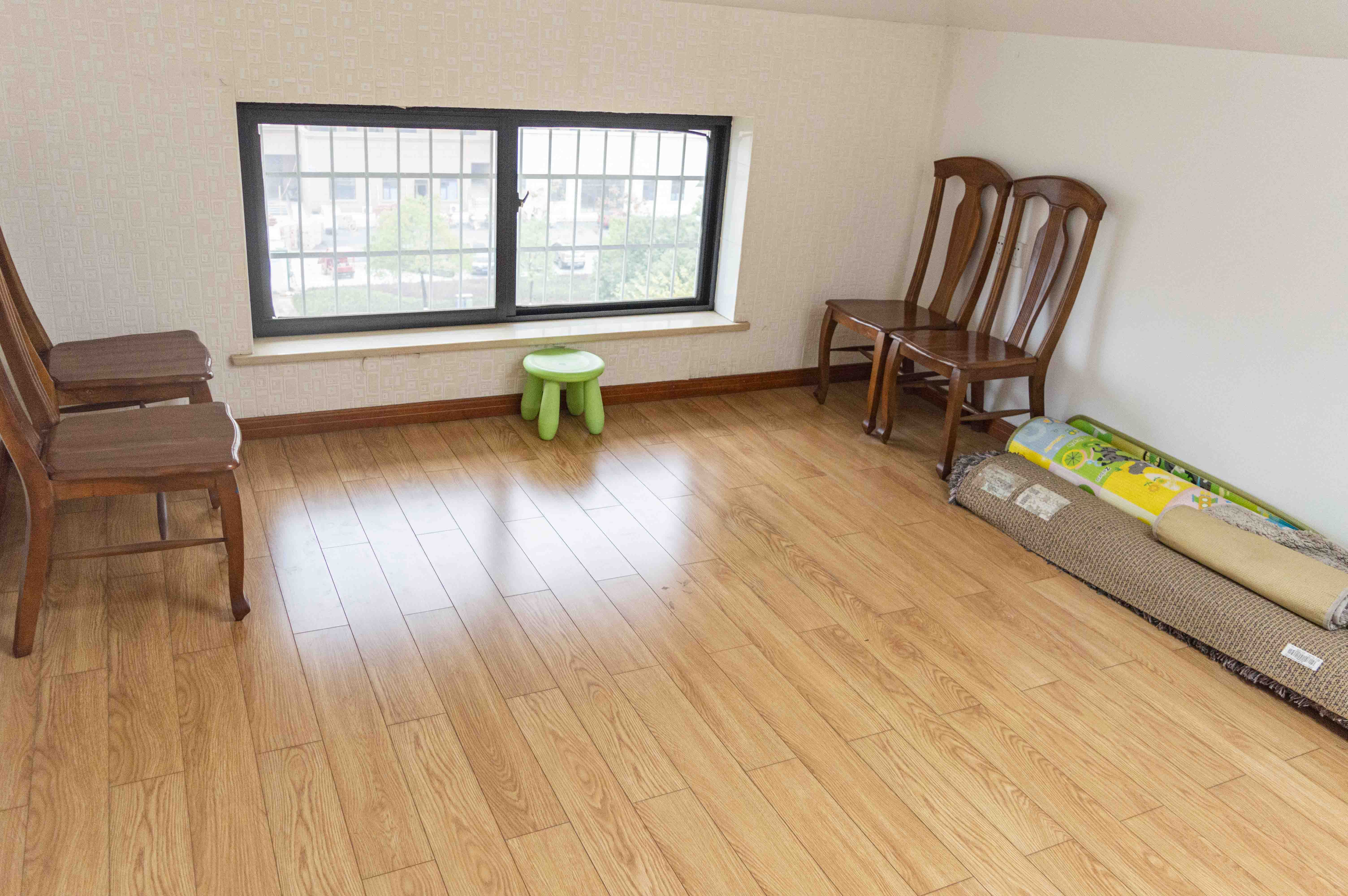 上城世家  5室2厅3卫    100.0万 上城世家  5室2厅3卫    100.0万客厅