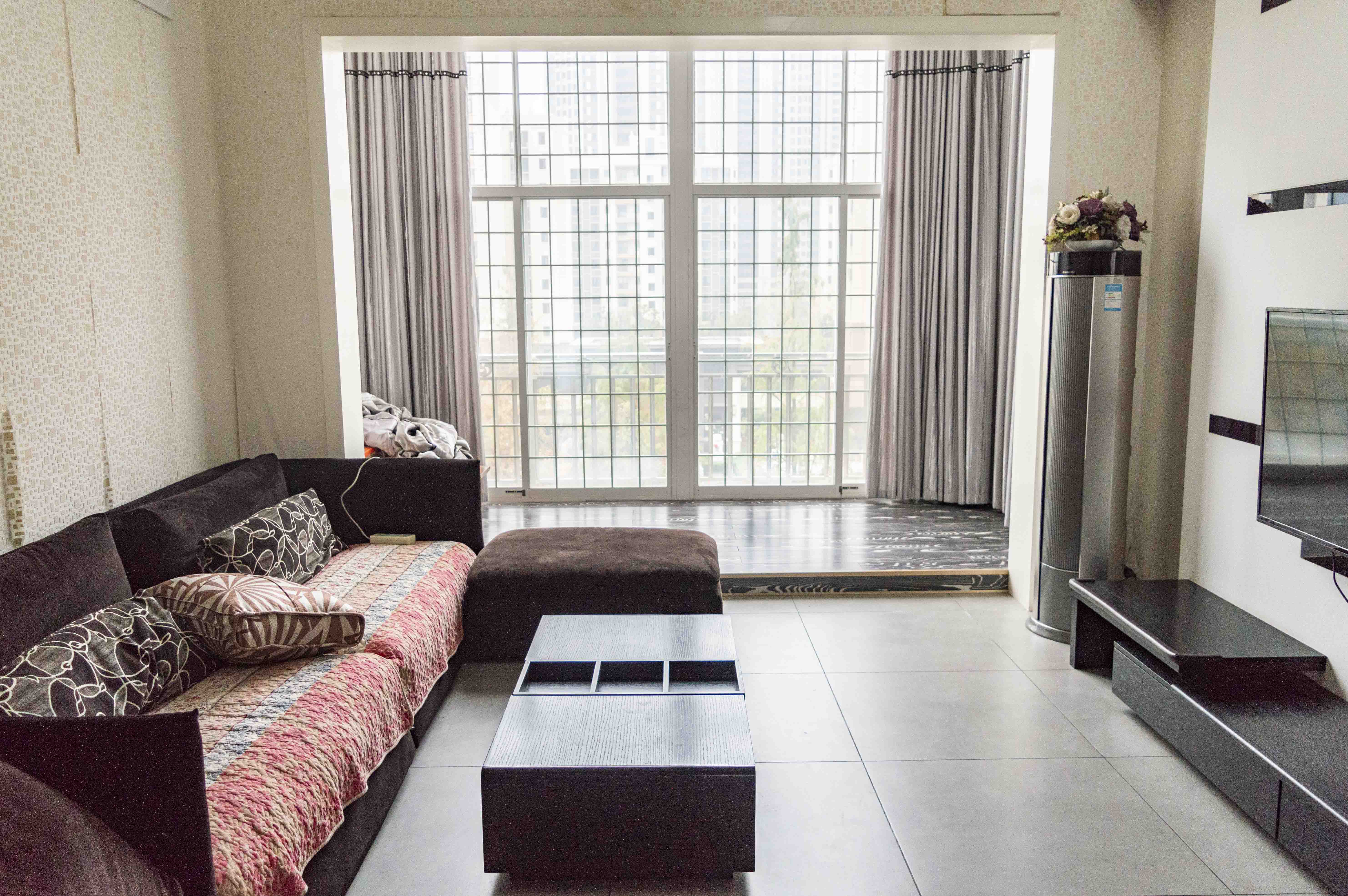 上城世家  5室2厅3卫    100.0万 上城世家  5室2厅3卫    100.0万客厅