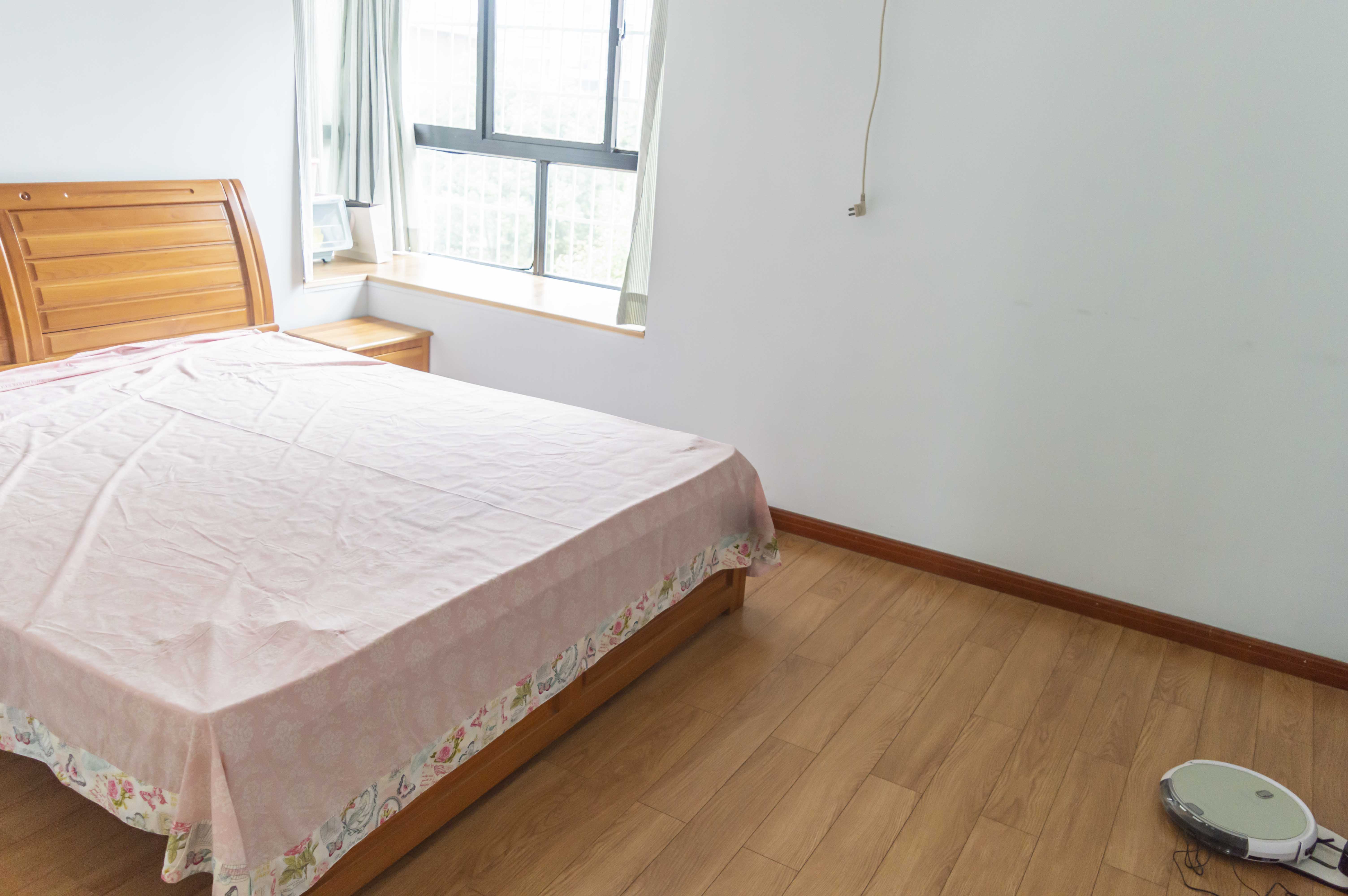 上城世家  5室2厅3卫    100.0万 上城世家  5室2厅3卫    100.0万客厅