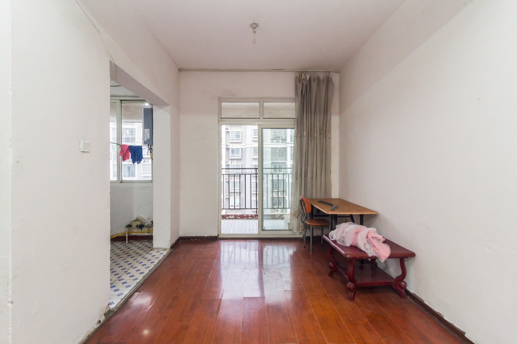 方略学府佳境 2室1厅1卫 52.8万 方略学府佳境 2室1厅1卫 52.8万客厅