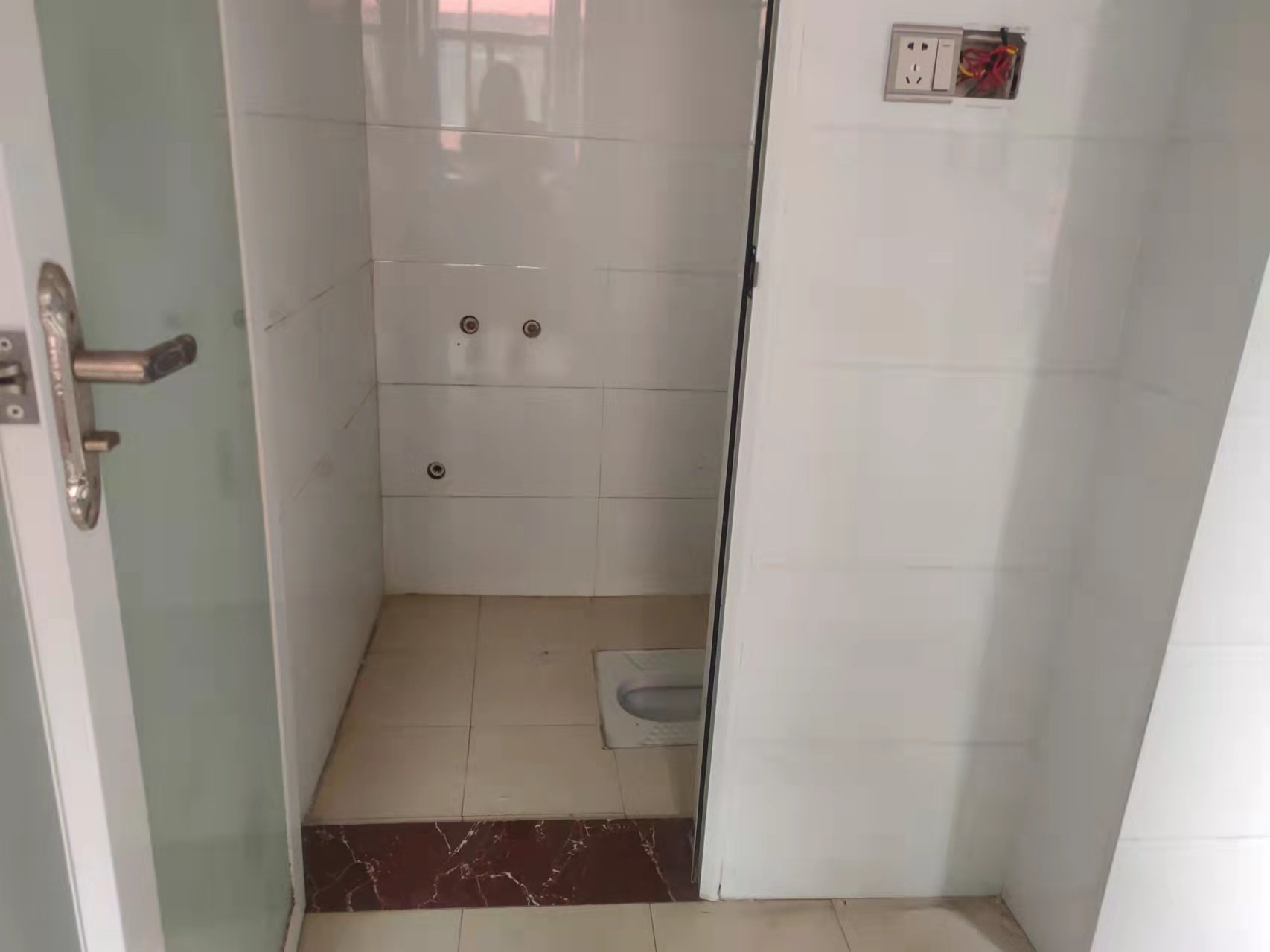 会龙山社区 2室1厅1卫 37.8万 会龙山社区 2室1厅1卫 37.8万阳台