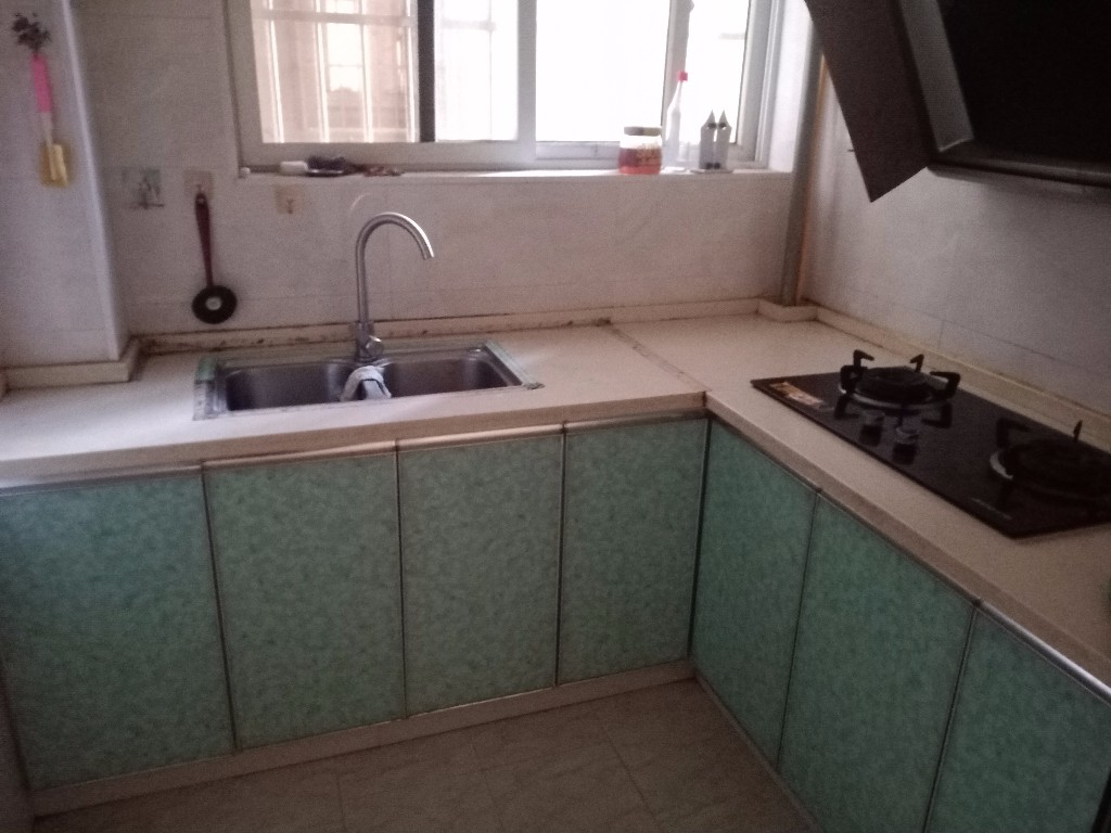 香樟园  2室1厅1卫    1300.0元/月 香樟园  2室1厅1卫    1300.0元/月室内图