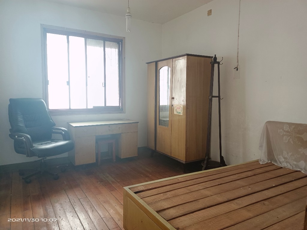 堤升街散盘  3室2厅1卫    33.5万 堤升街散盘  3室2厅1卫    33.5万客厅