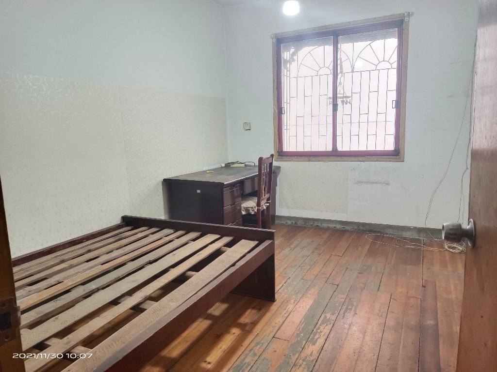 堤升街散盘  3室2厅1卫    33.5万 堤升街散盘  3室2厅1卫    33.5万客厅