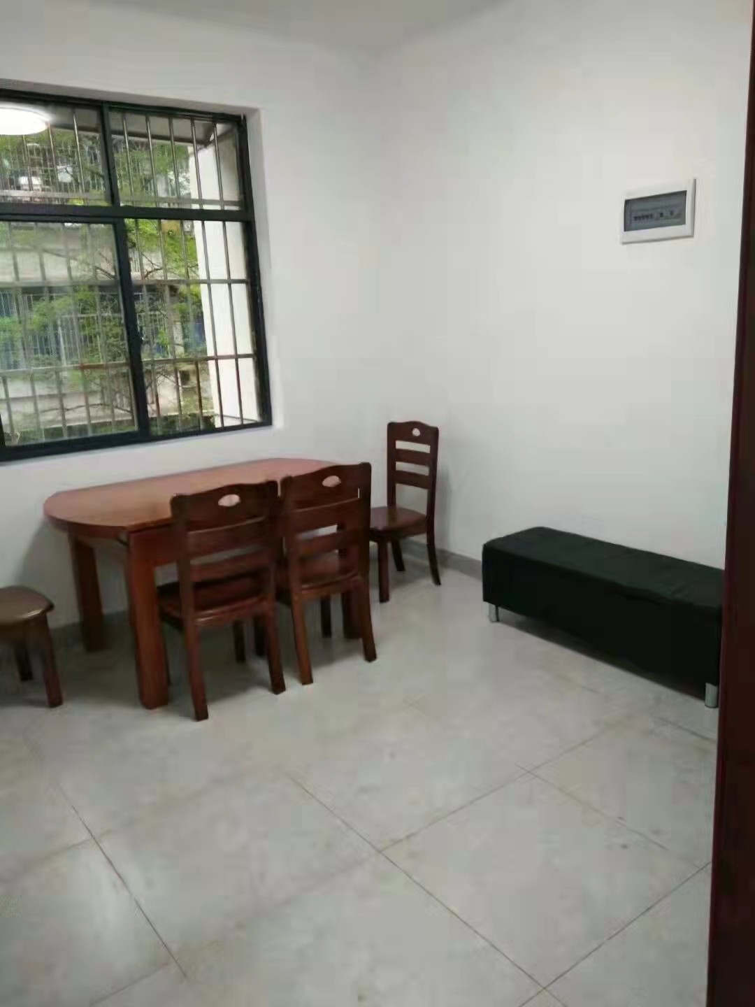 大冲口散盘 2室1厅1卫 1000.00元/月 大冲口散盘 2室1厅1卫 1000.00元/月室内图