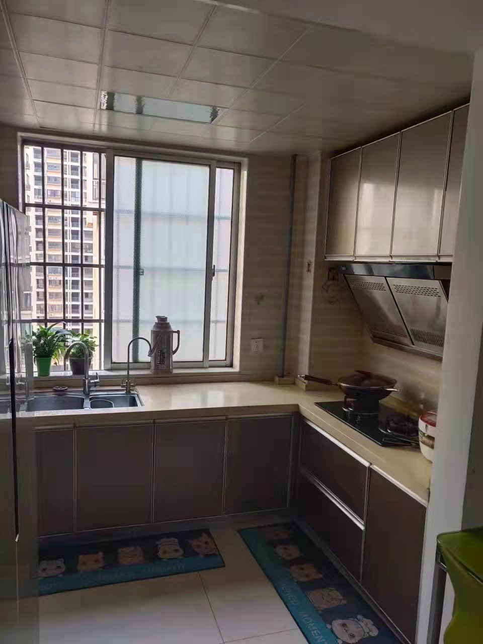 湘岳兰庭  2室1厅1卫    1600.0元/月 湘岳兰庭  2室1厅1卫    1600.0元/月