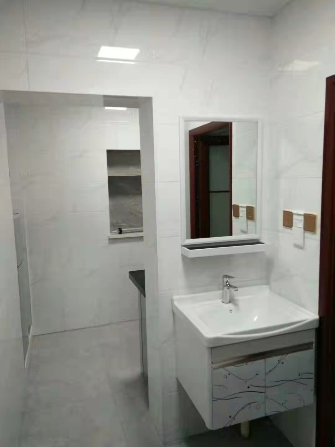 大冲口散盘 2室1厅1卫 1000.00元/月 大冲口散盘 2室1厅1卫 1000.00元/月室内图